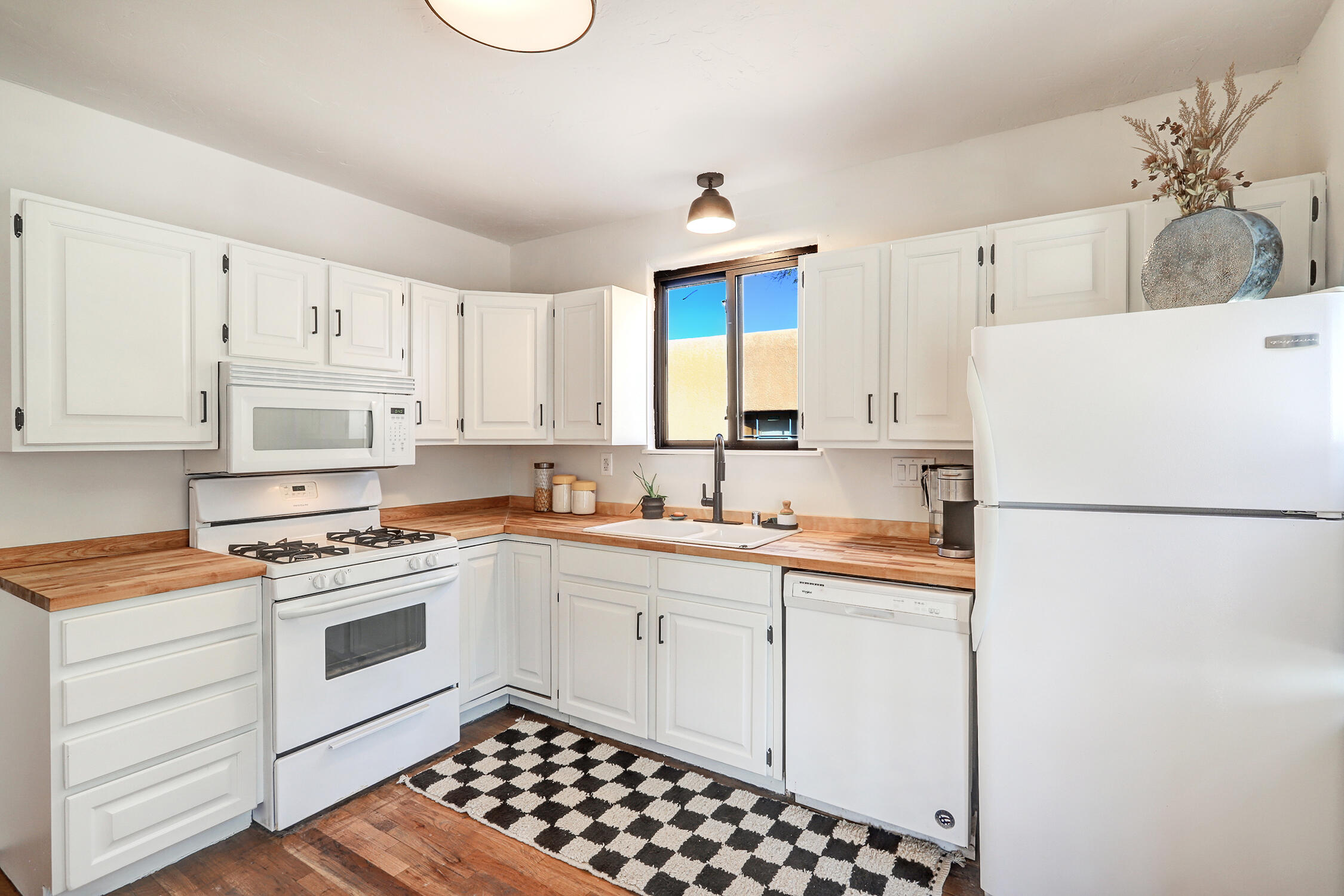 534 ALISO Drive NE