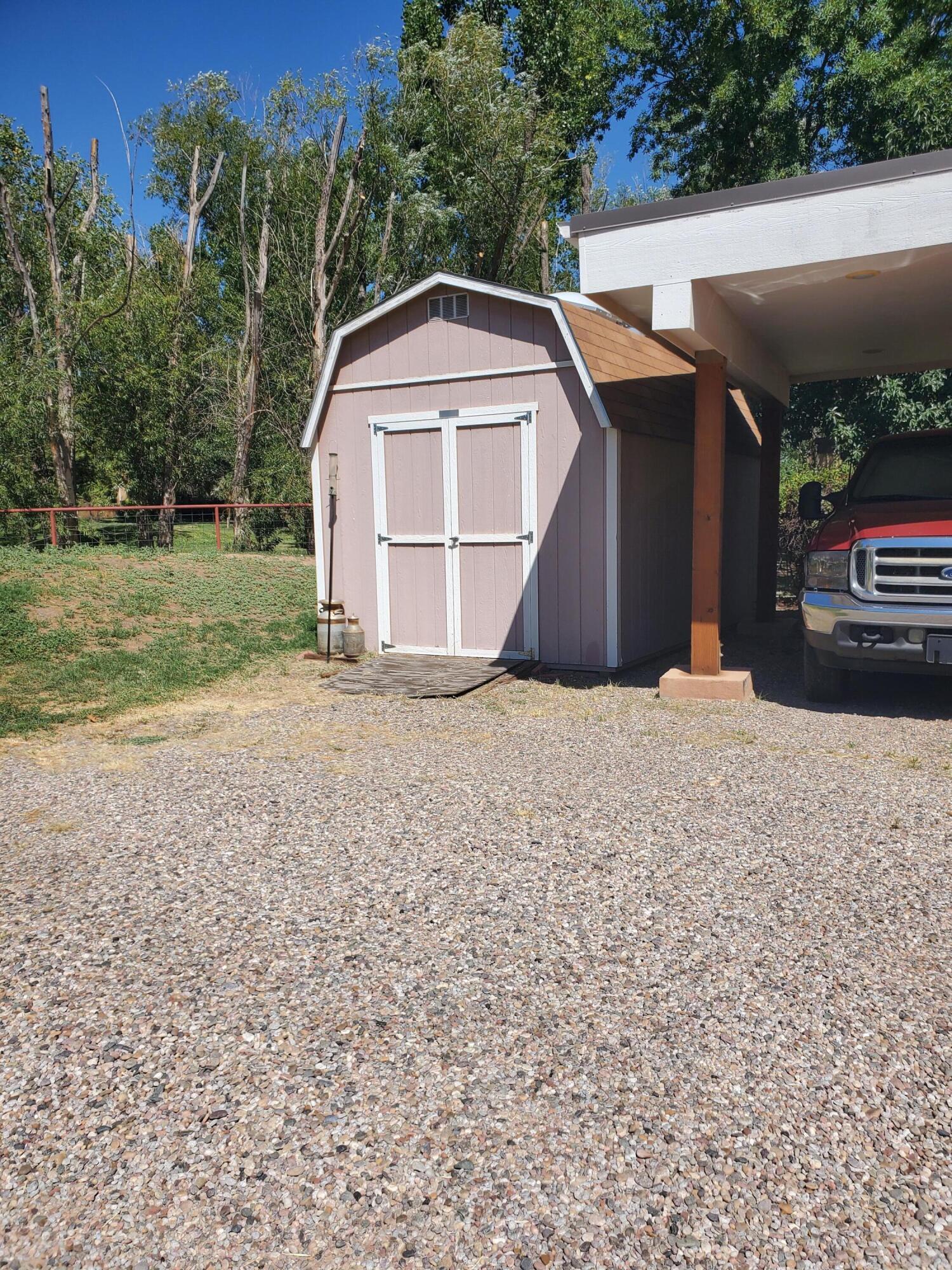 450 HATHAWAY Circle