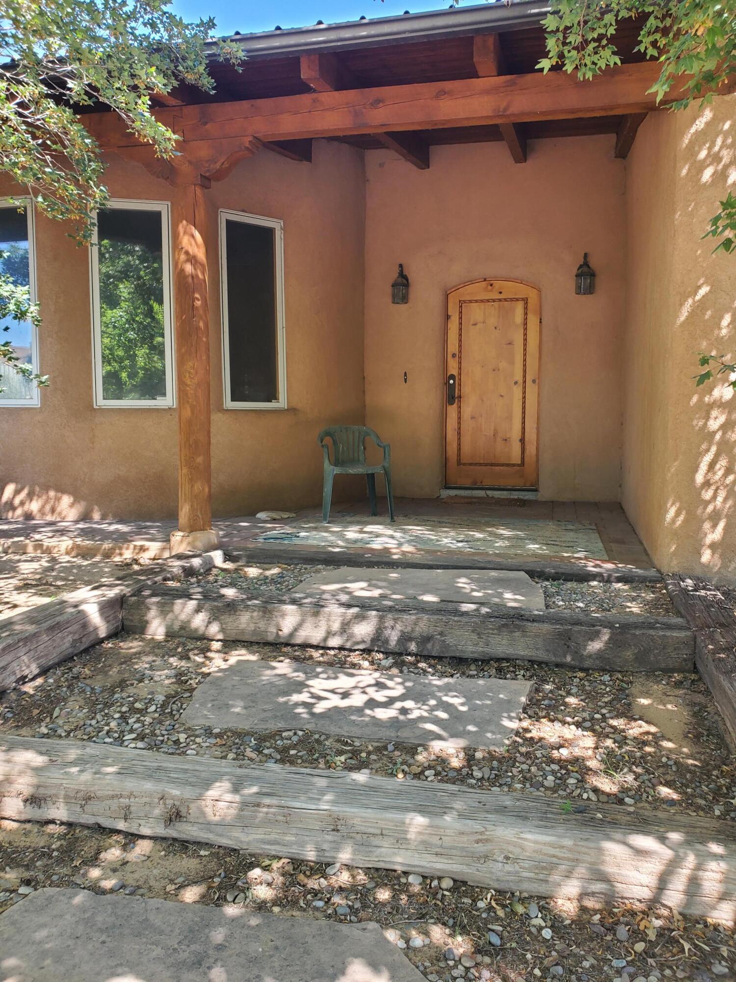450 HATHAWAY Circle