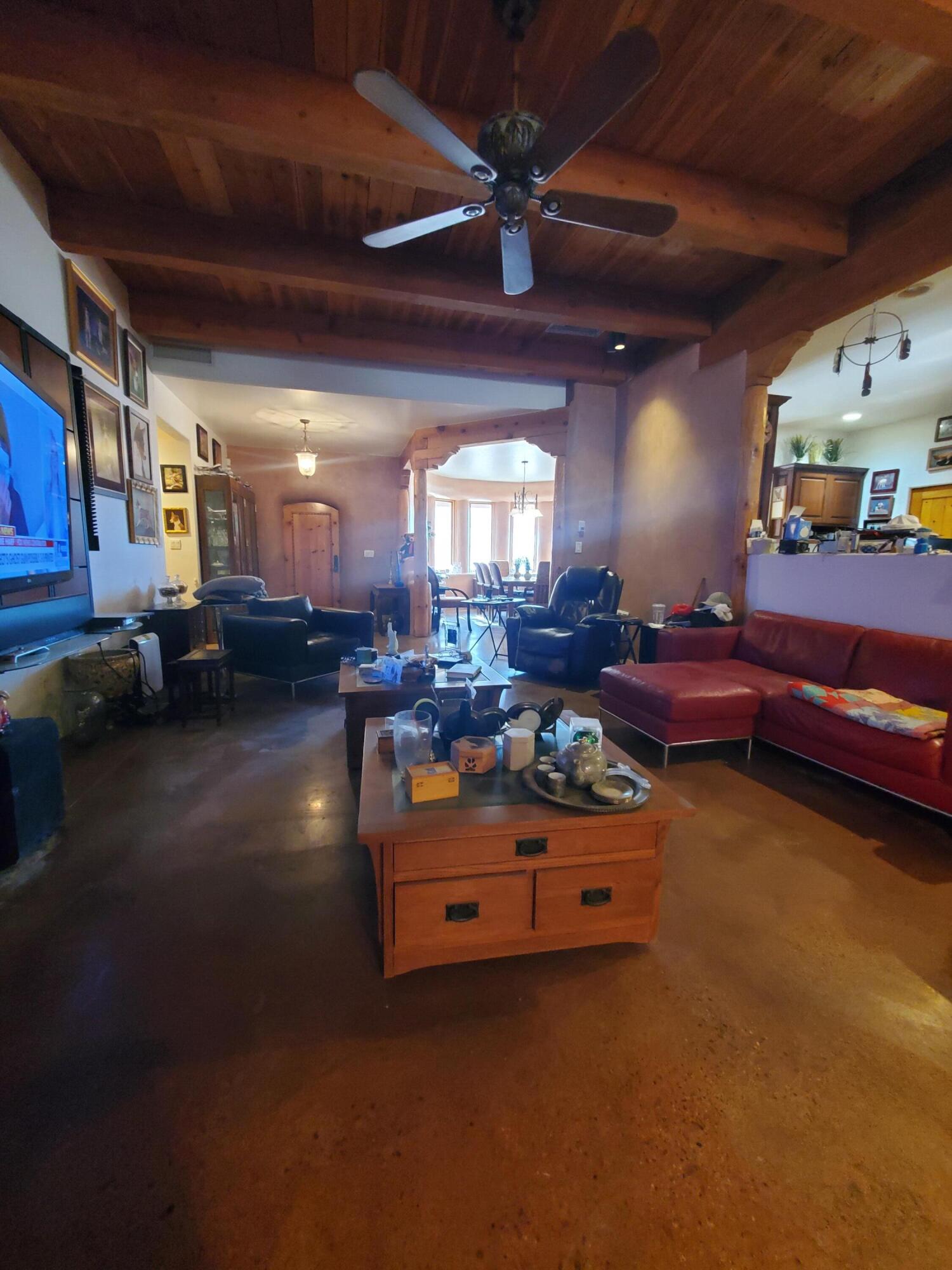 450 HATHAWAY Circle