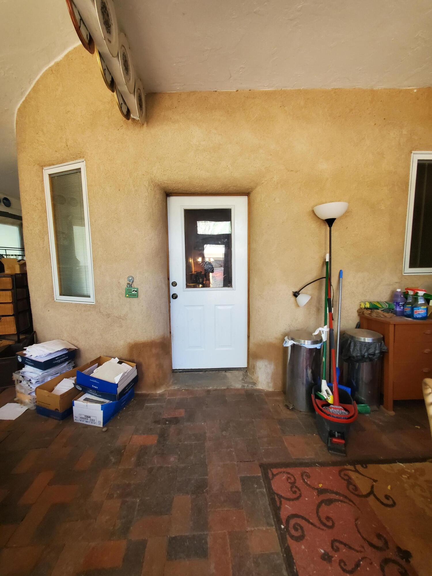 450 HATHAWAY Circle