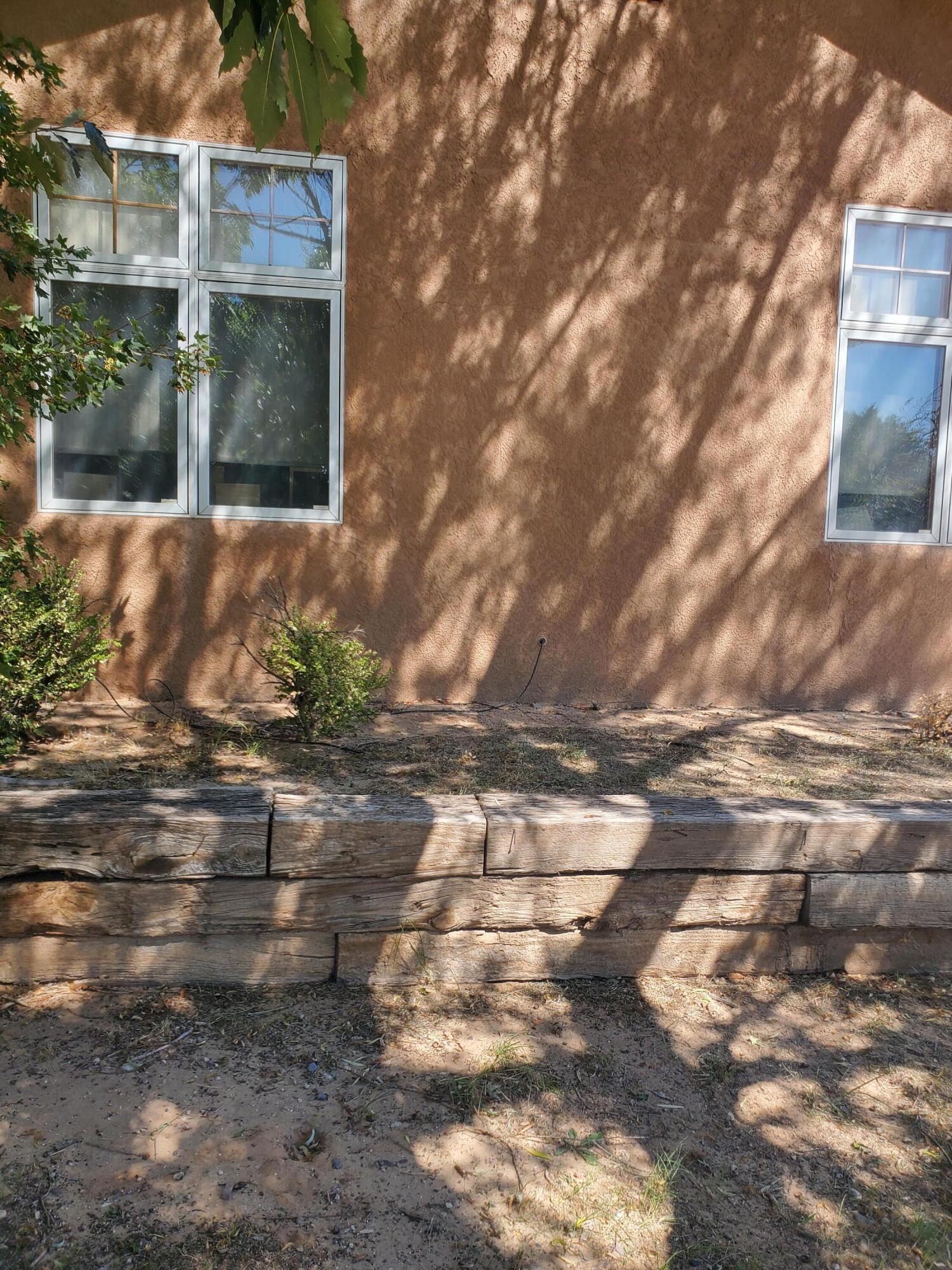 450 HATHAWAY Circle
