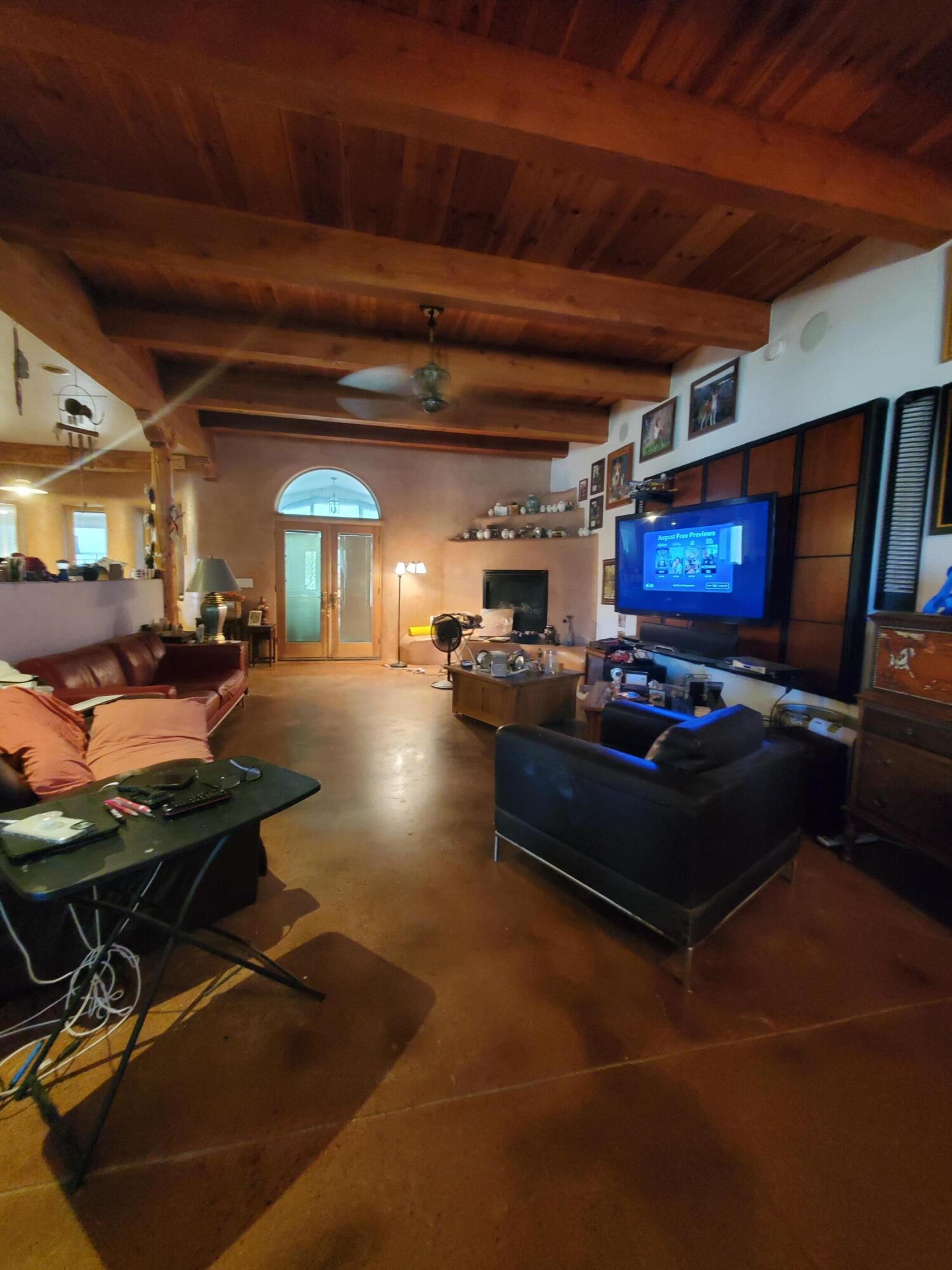 450 HATHAWAY Circle