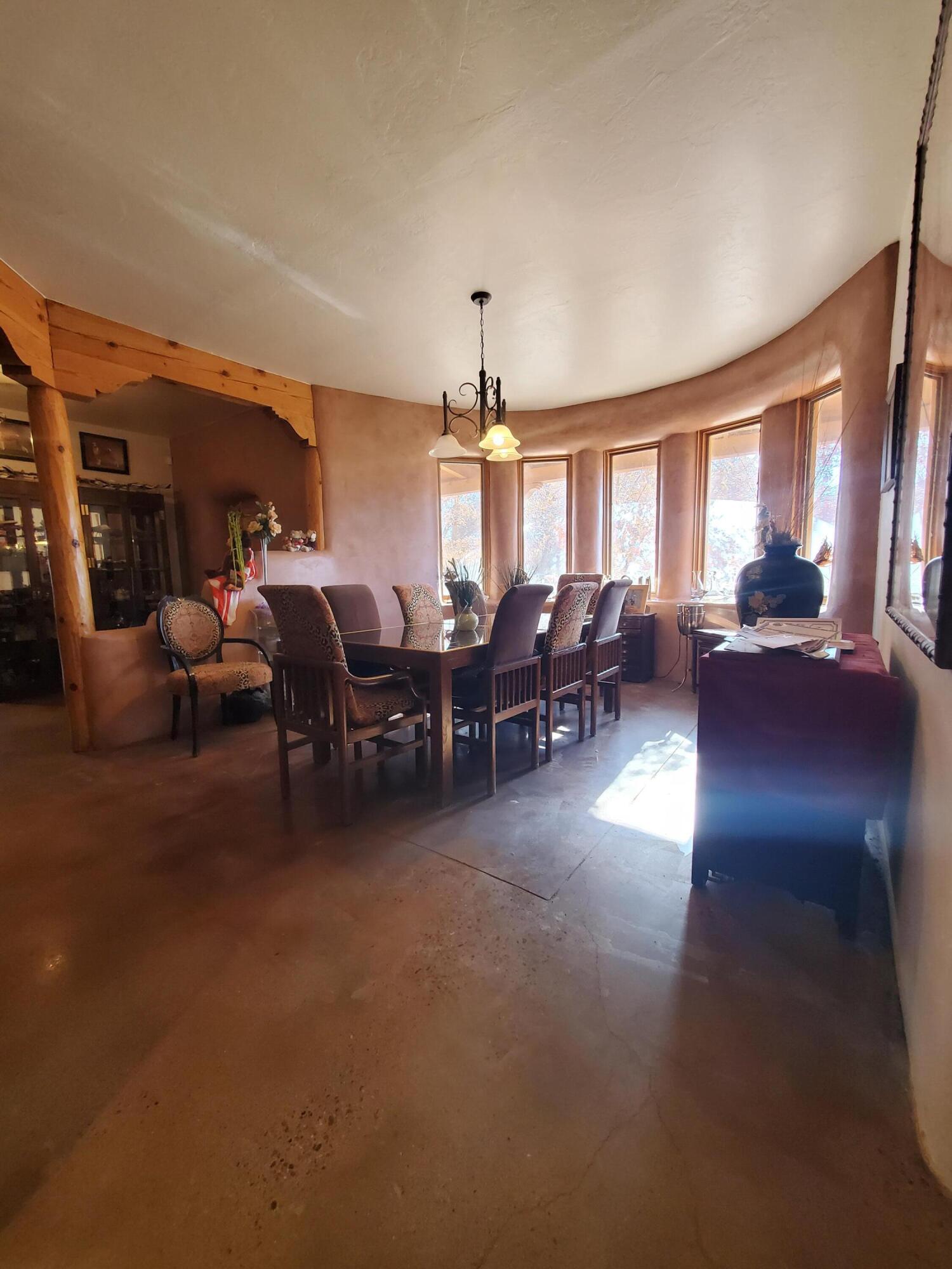 450 HATHAWAY Circle