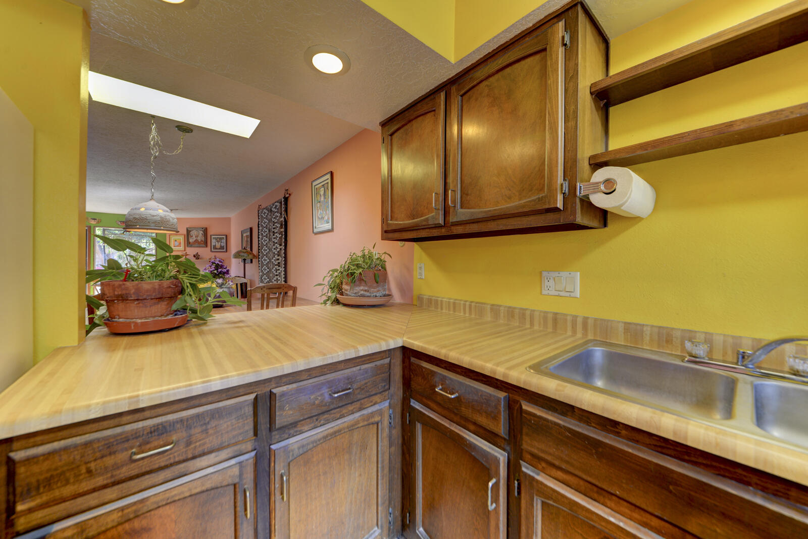 502 FRUIT Avenue NE