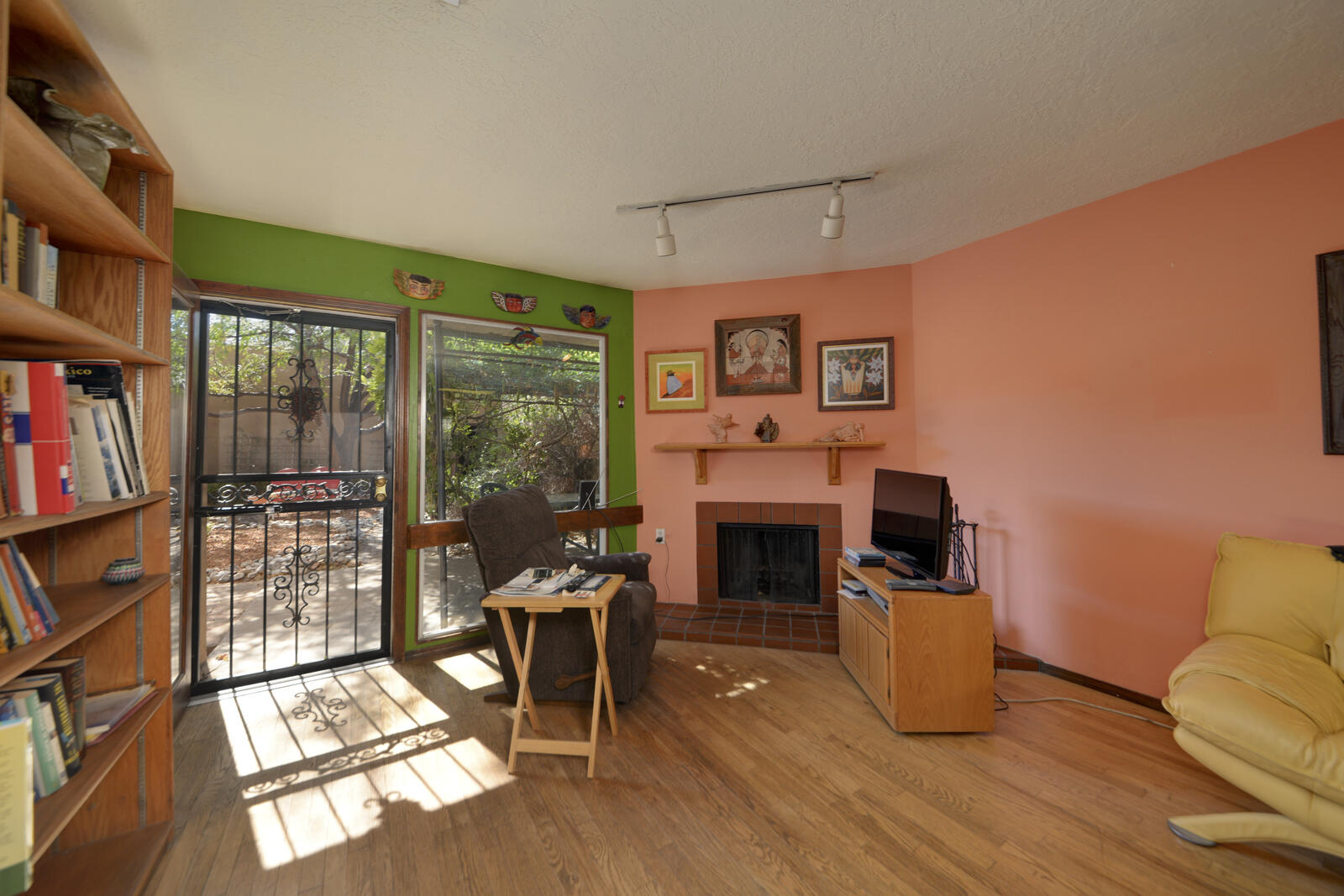 502 FRUIT Avenue NE