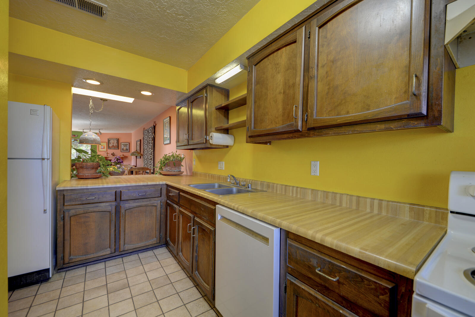 502 FRUIT Avenue NE