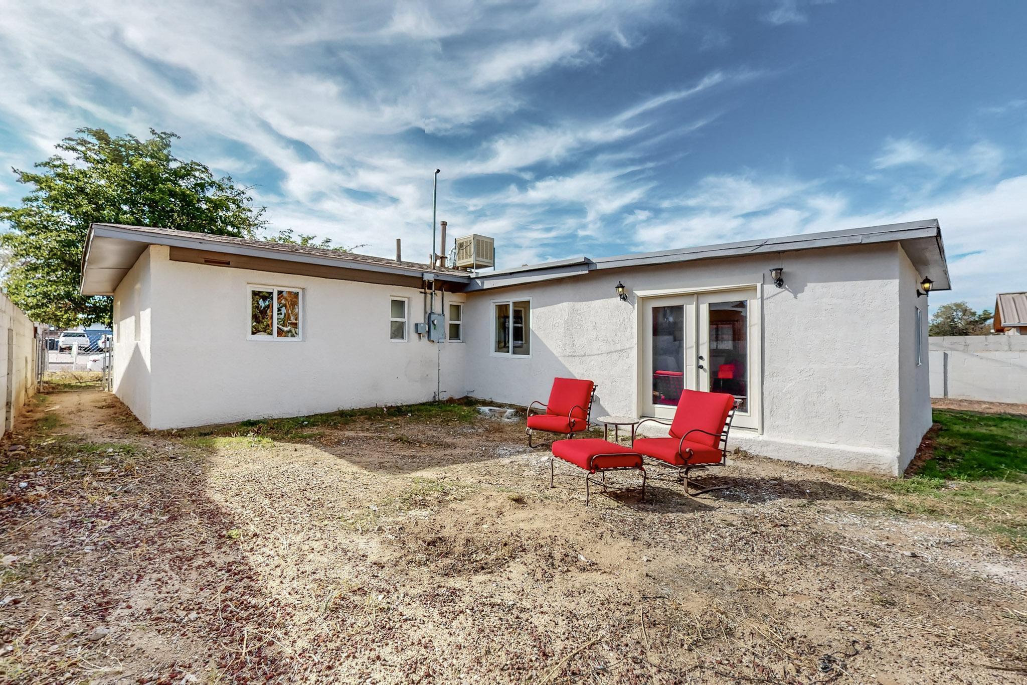 4909 COMANCHE Road NE