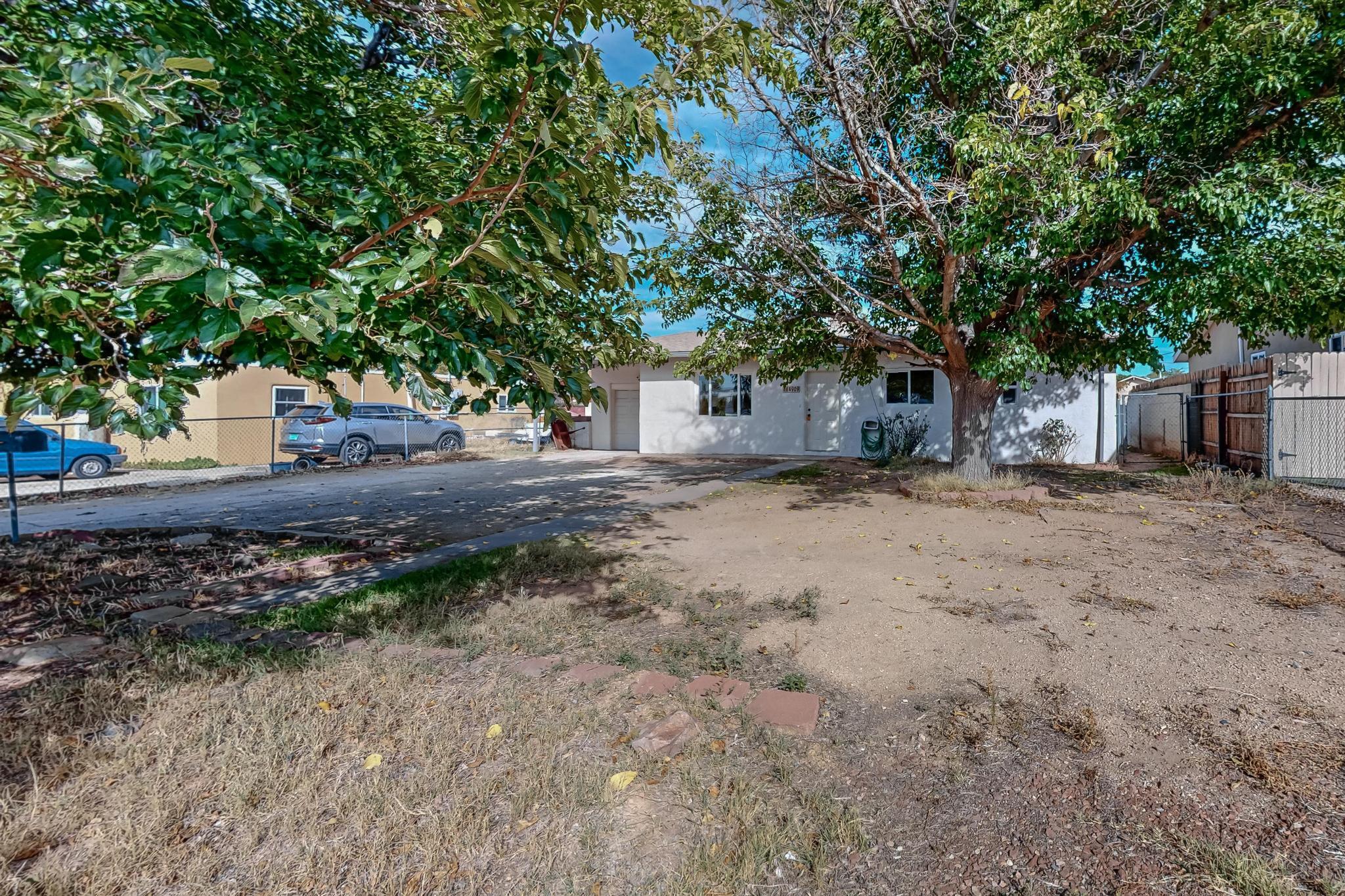 4909 COMANCHE Road NE