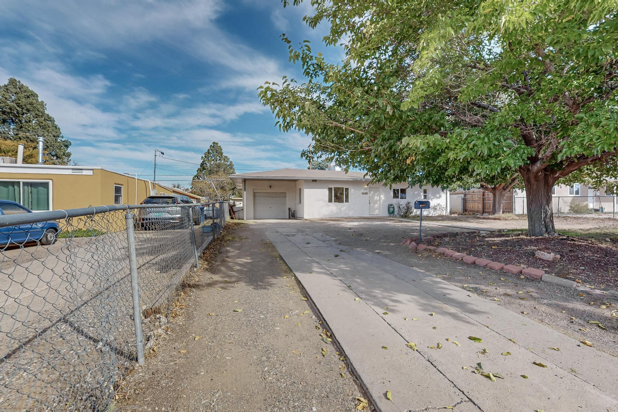 4909 COMANCHE Road NE