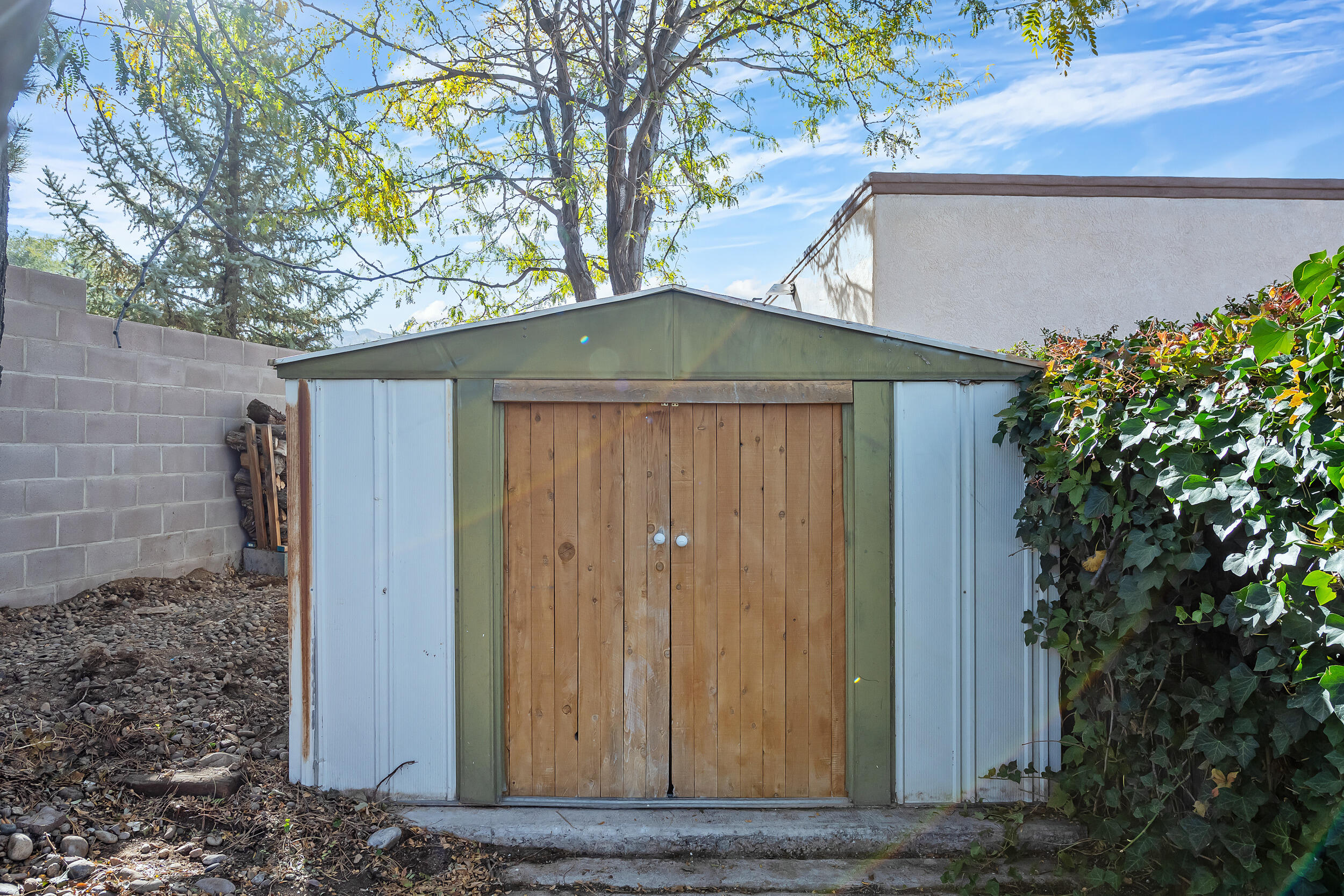 901 POCO CERRO Court SE