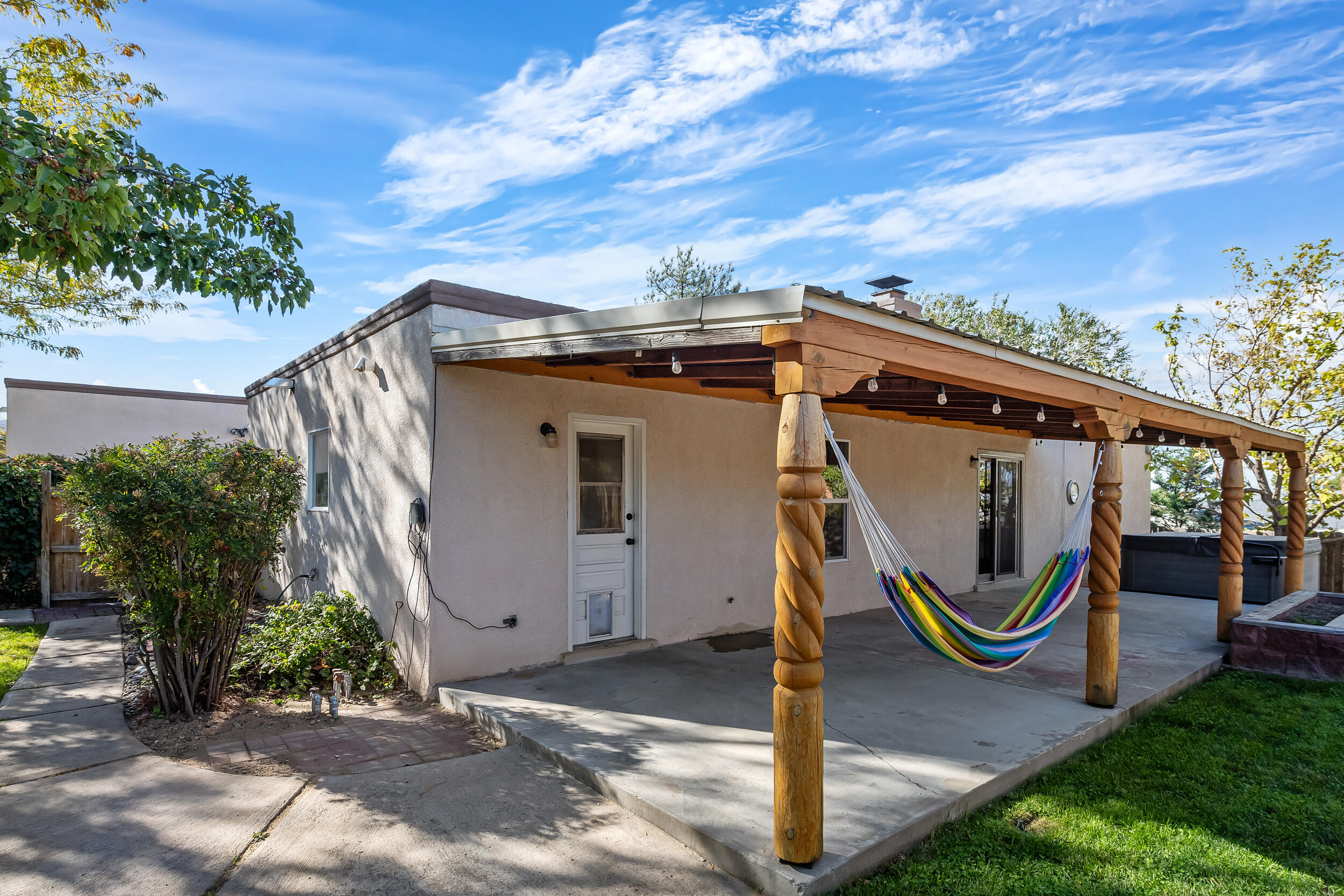 901 POCO CERRO Court SE