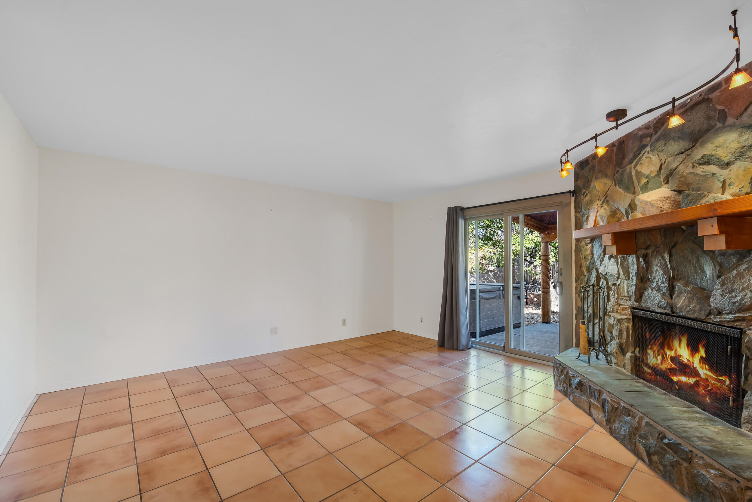 901 POCO CERRO Court SE