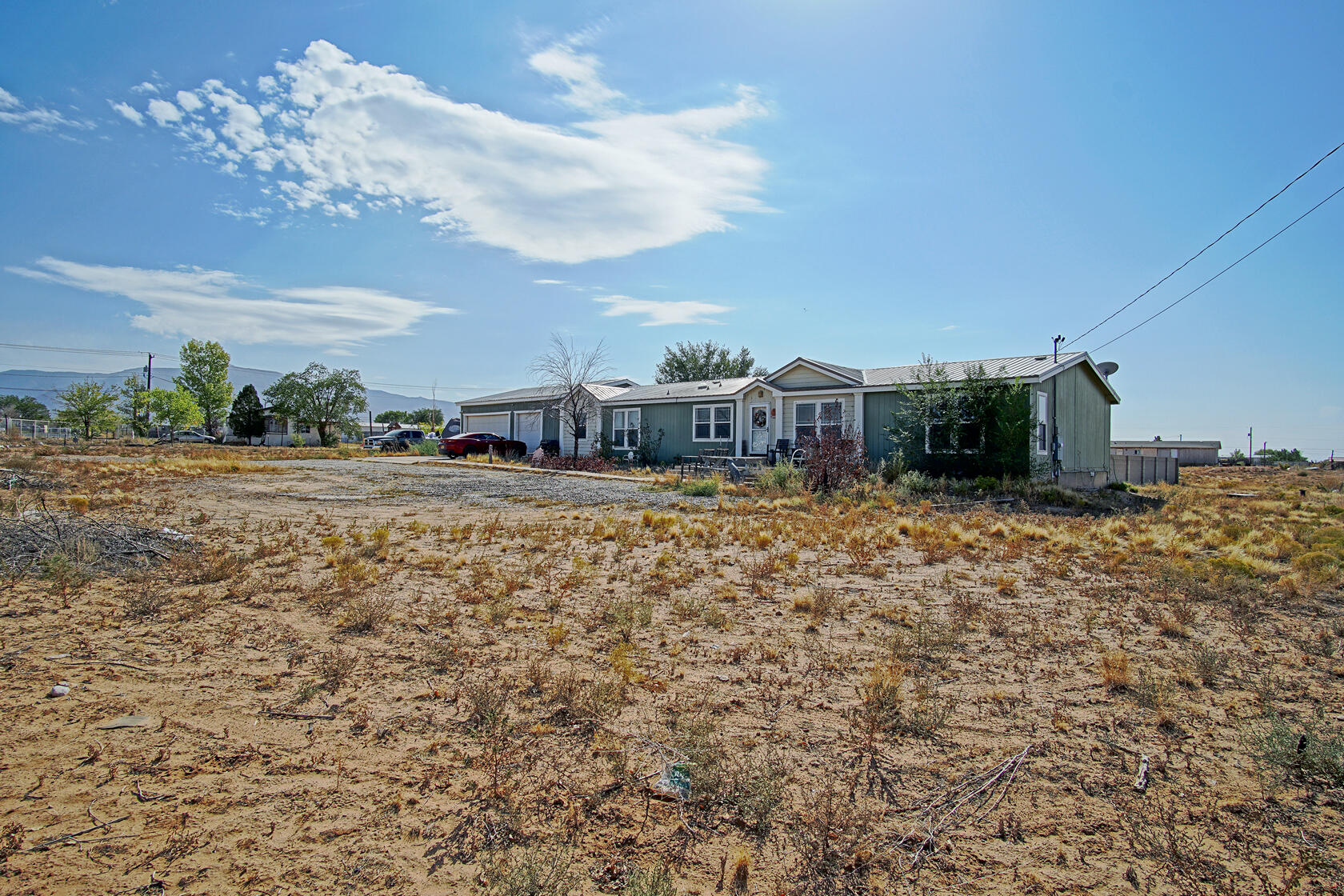 570 MEADOWLAKE Road