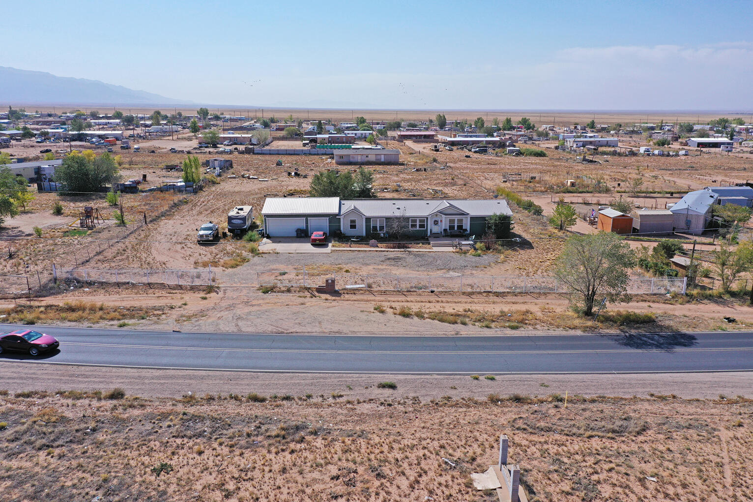 570 MEADOWLAKE Road