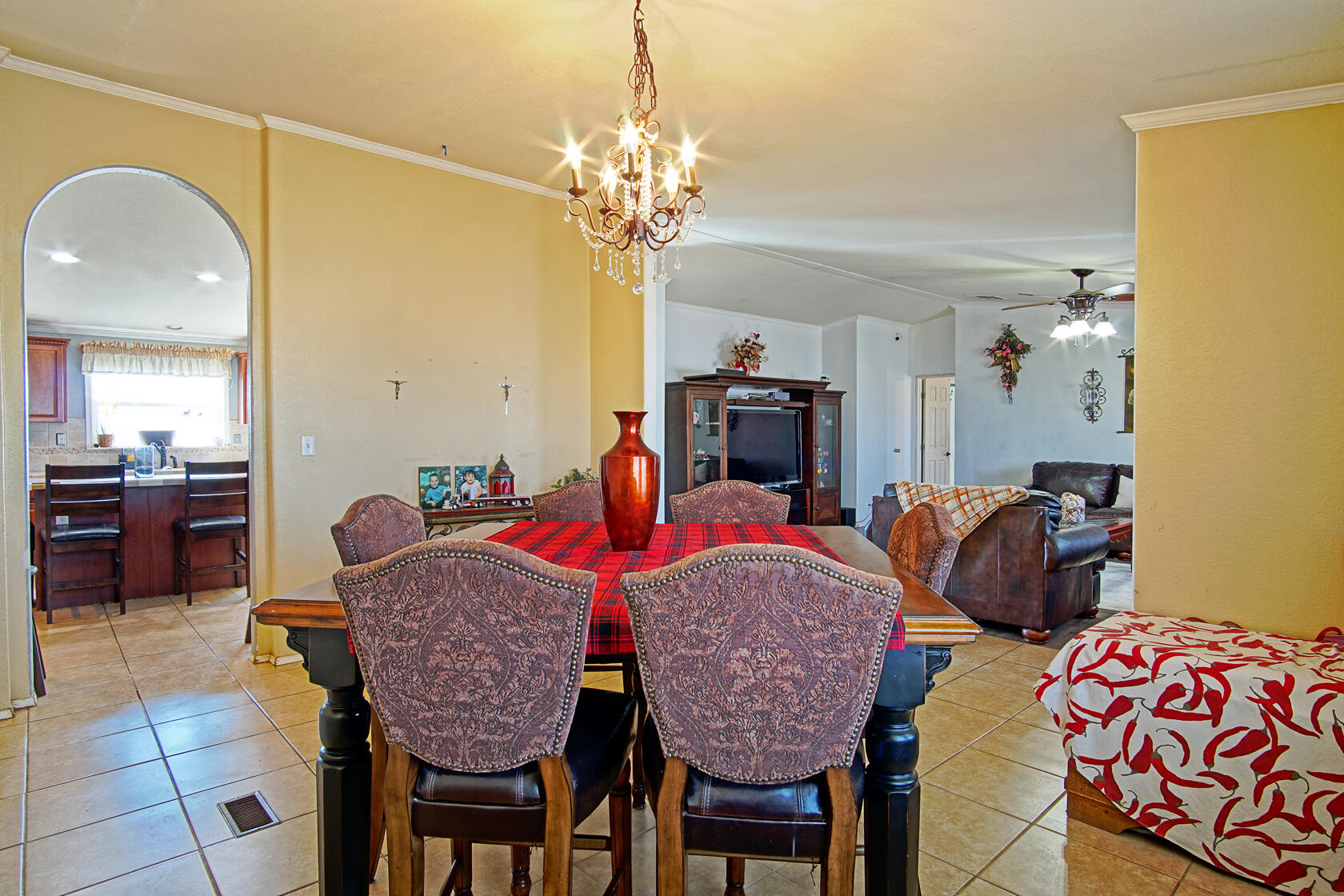 570 MEADOWLAKE Road
