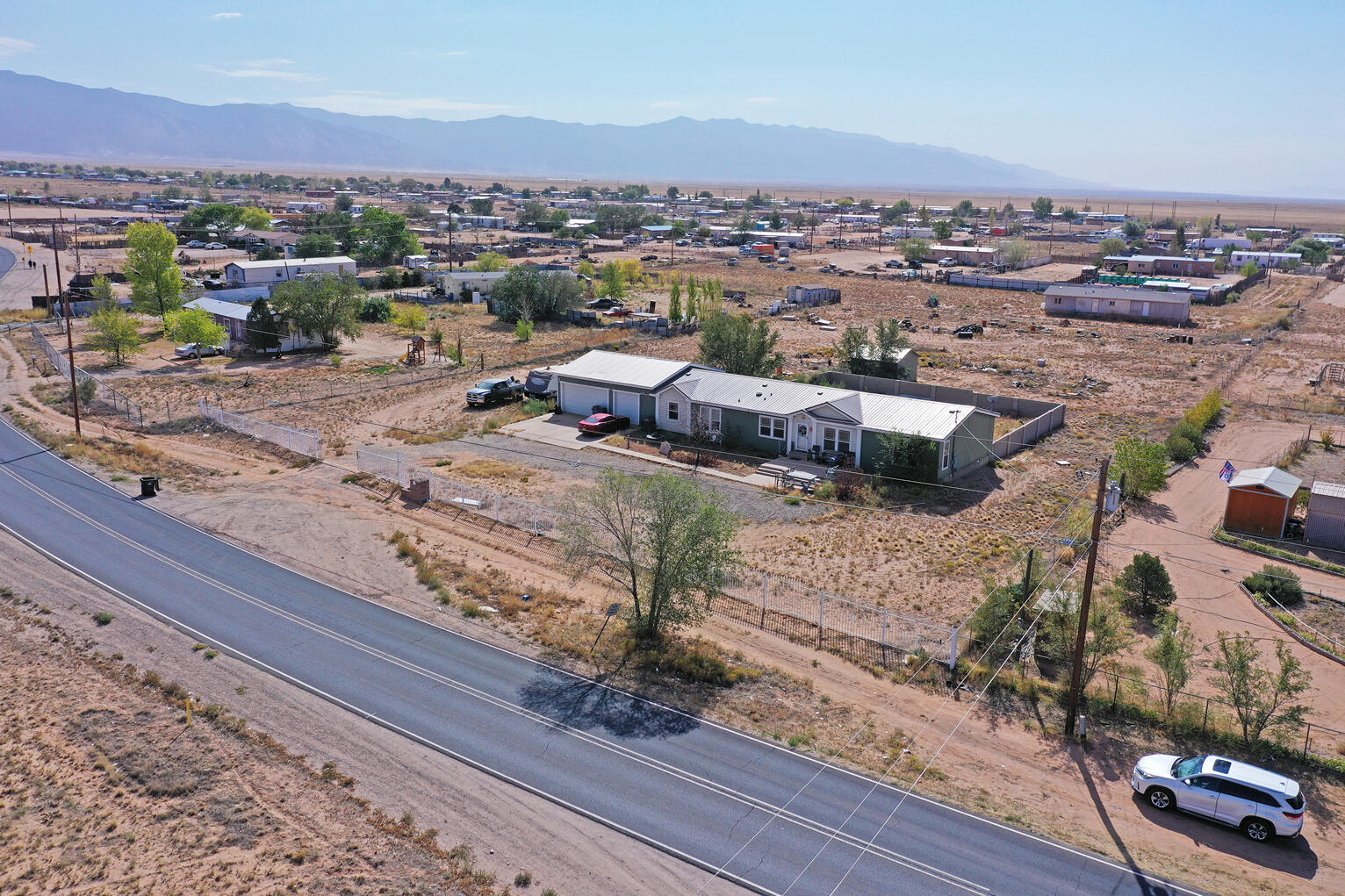 570 MEADOWLAKE Road