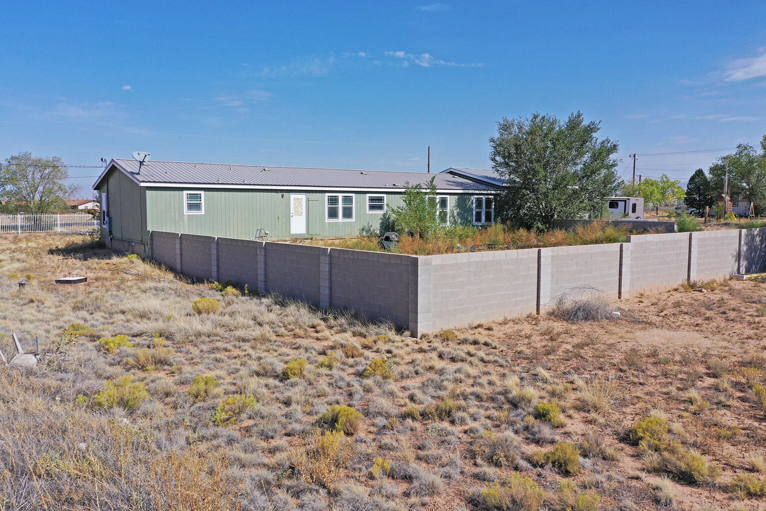 570 MEADOWLAKE Road