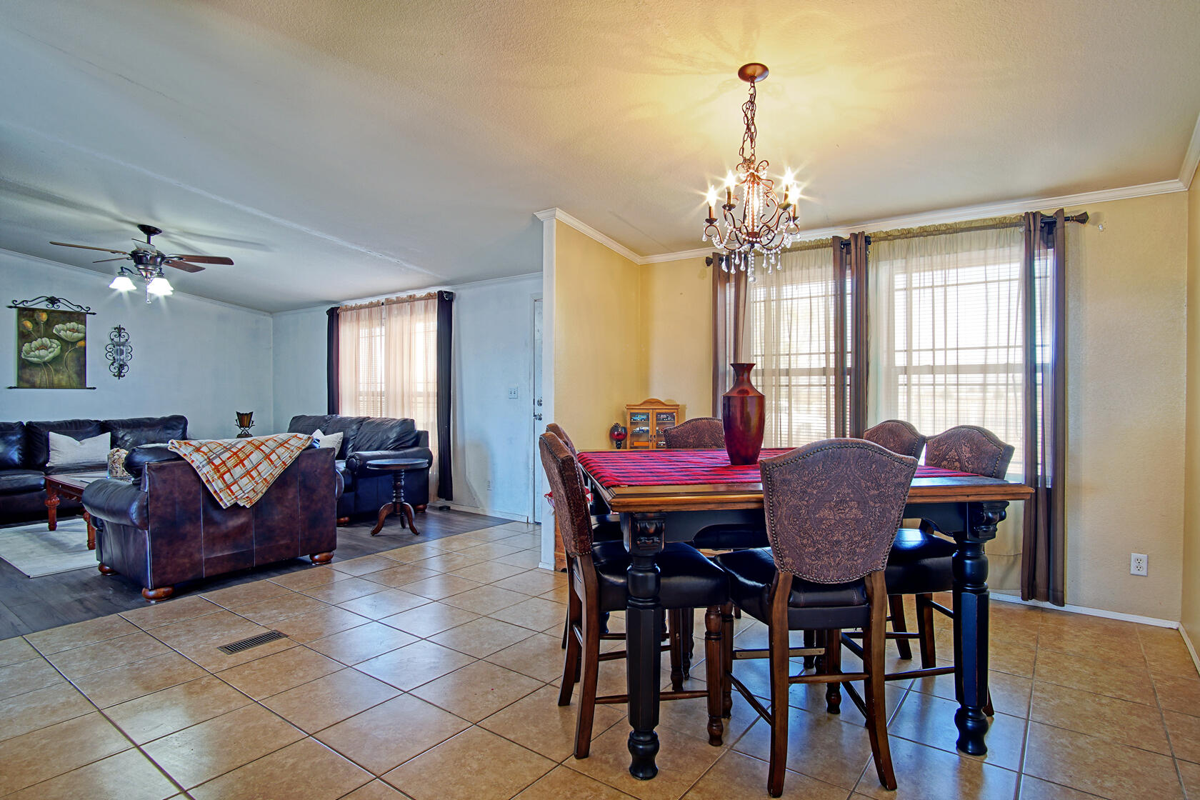 570 MEADOWLAKE Road