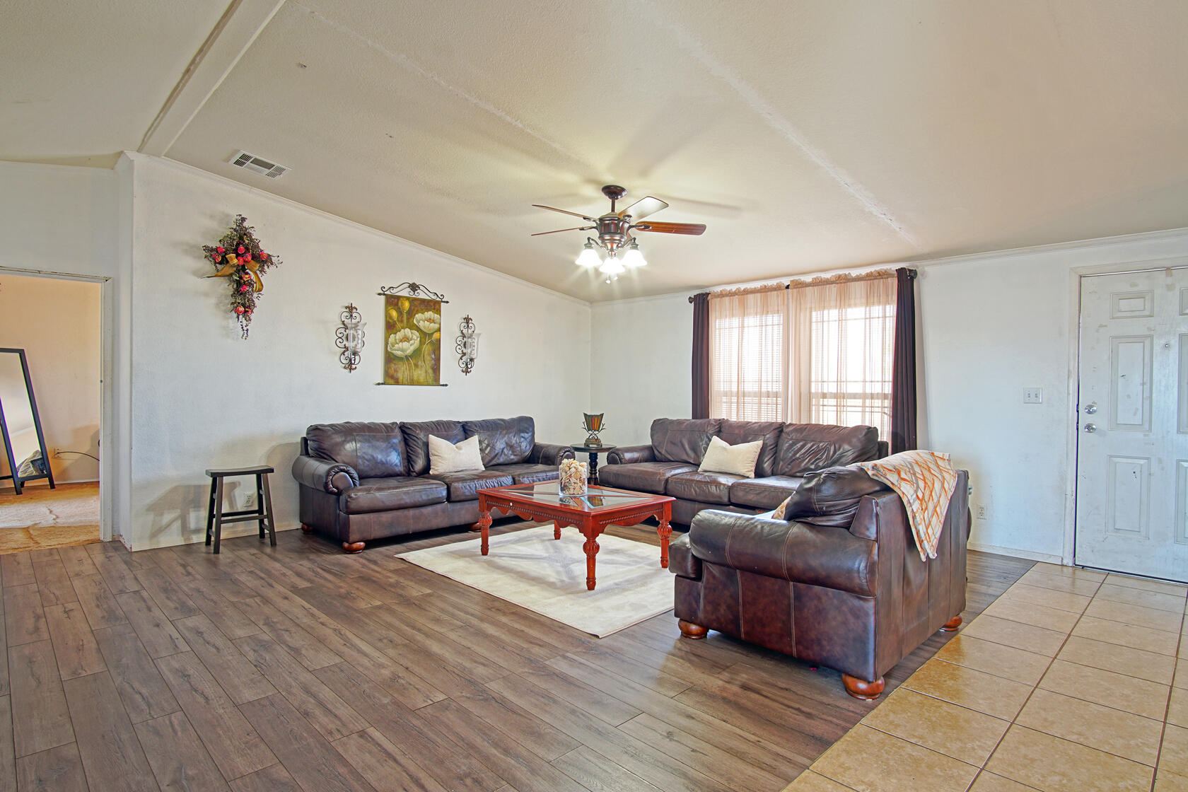 570 MEADOWLAKE Road