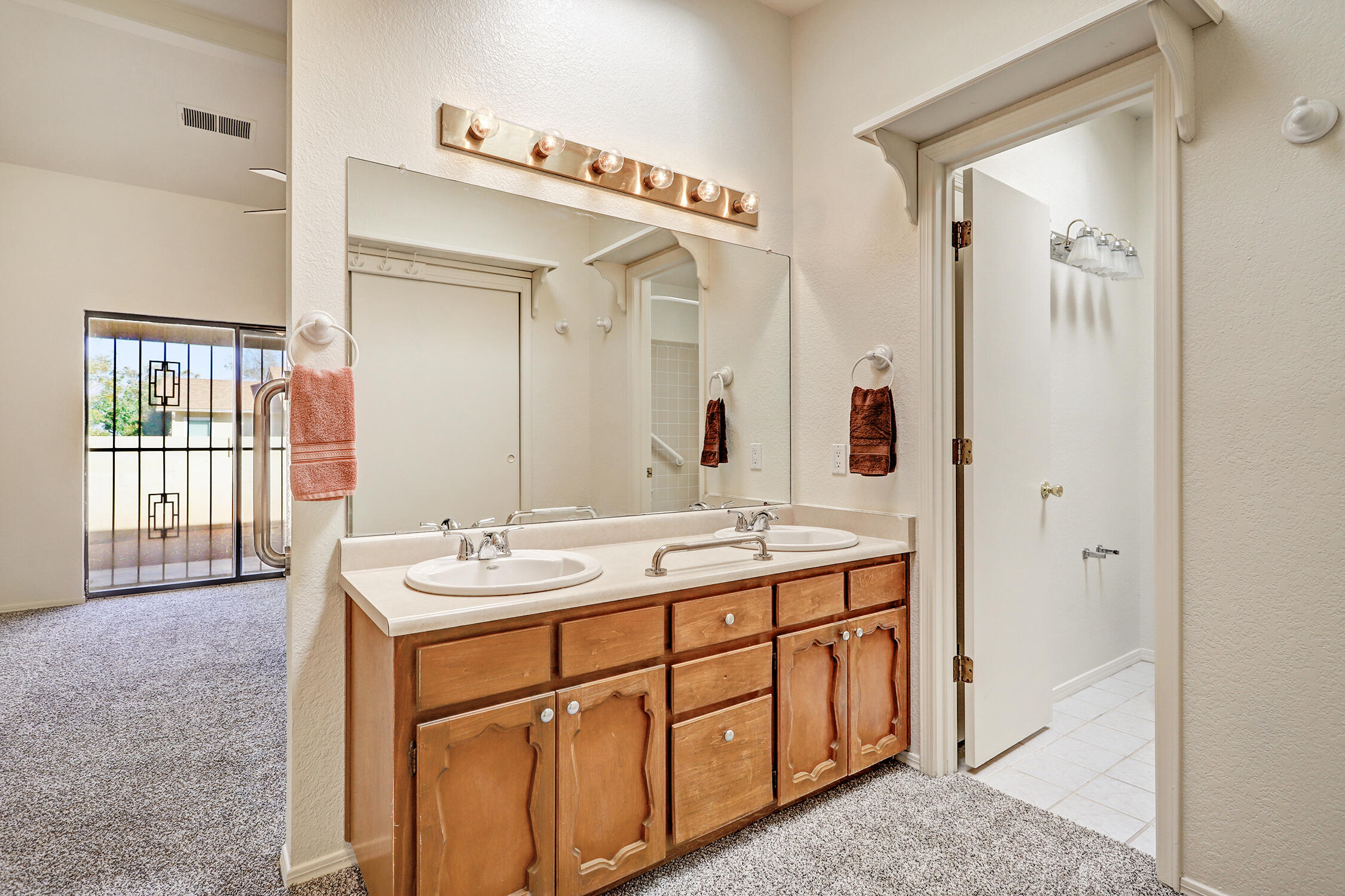 409 Rock Creek Park Avenue NE