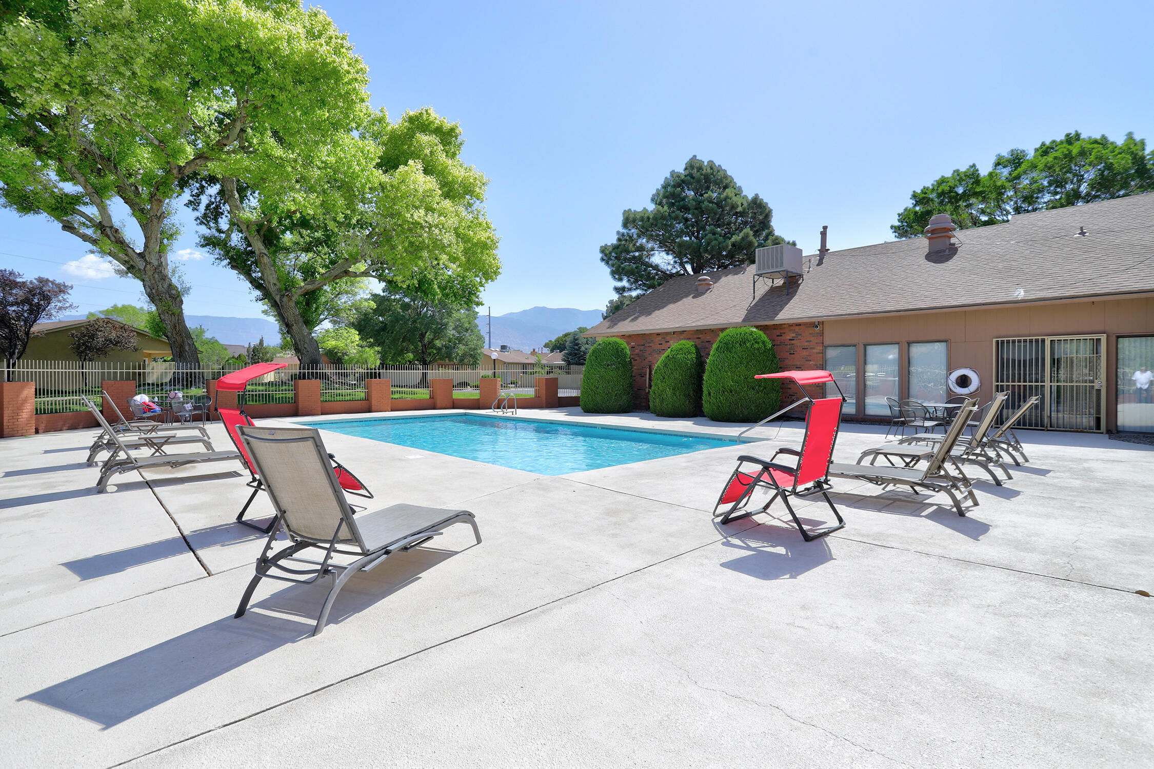 409 Rock Creek Park Avenue NE