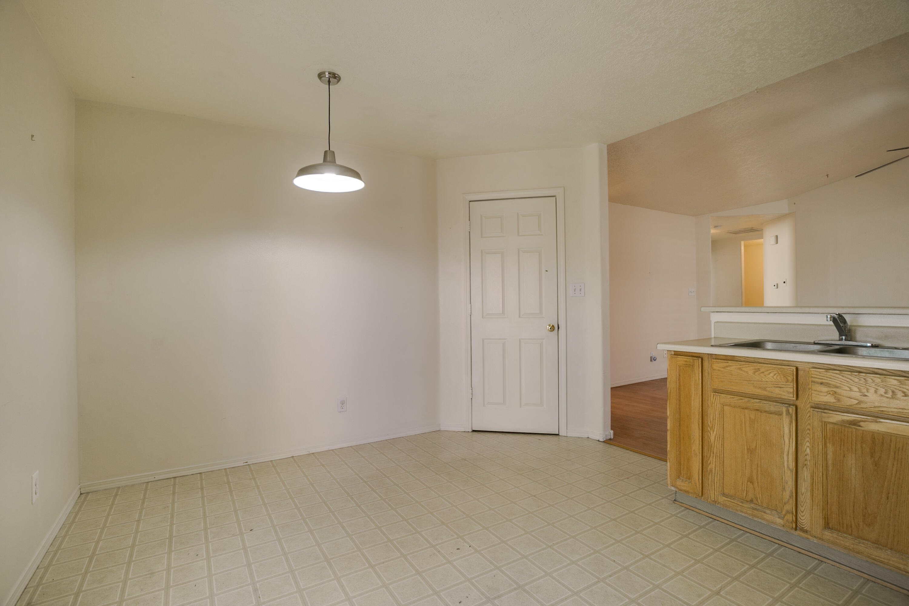 300 SAN TOMAS Lane SW