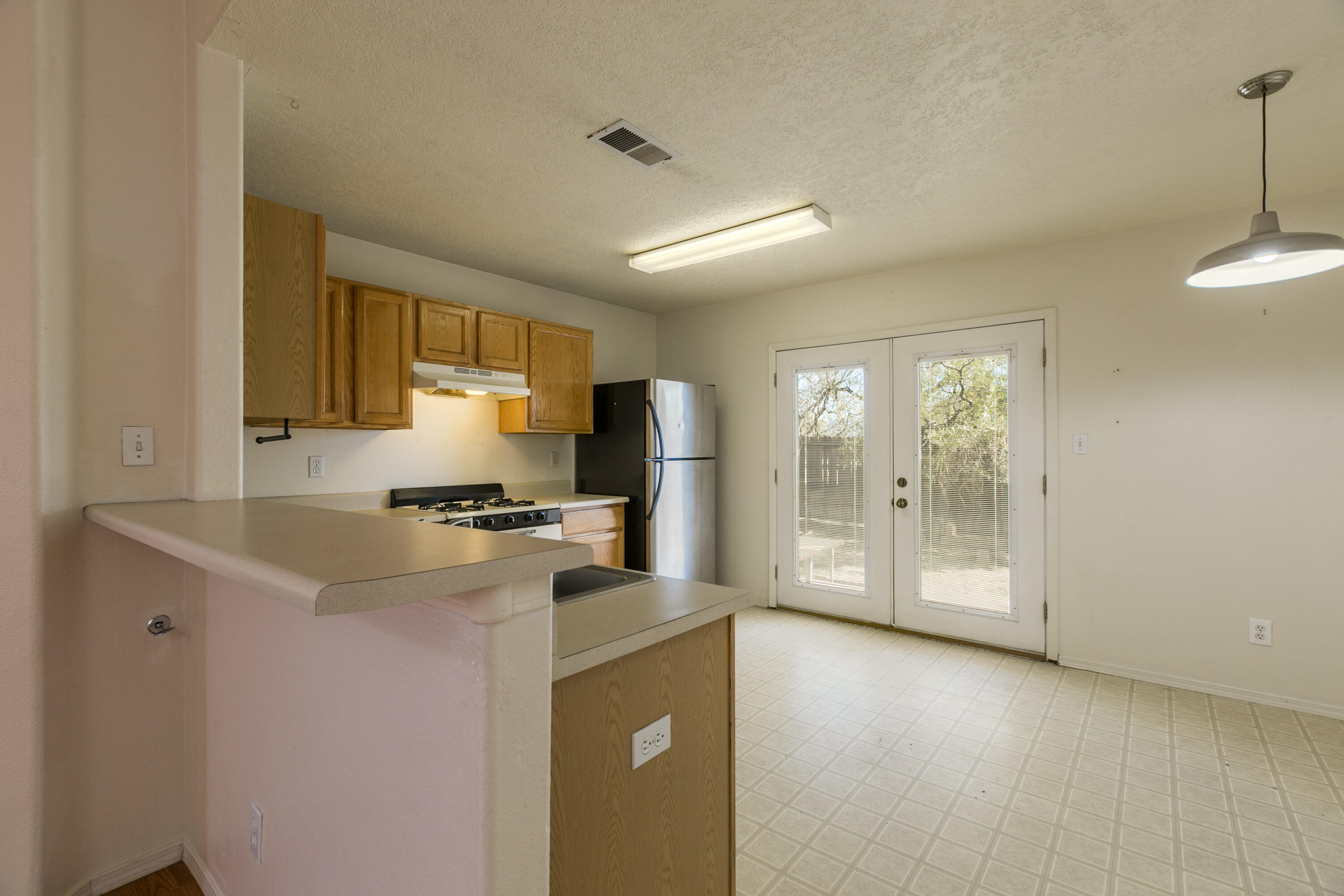 300 SAN TOMAS Lane SW
