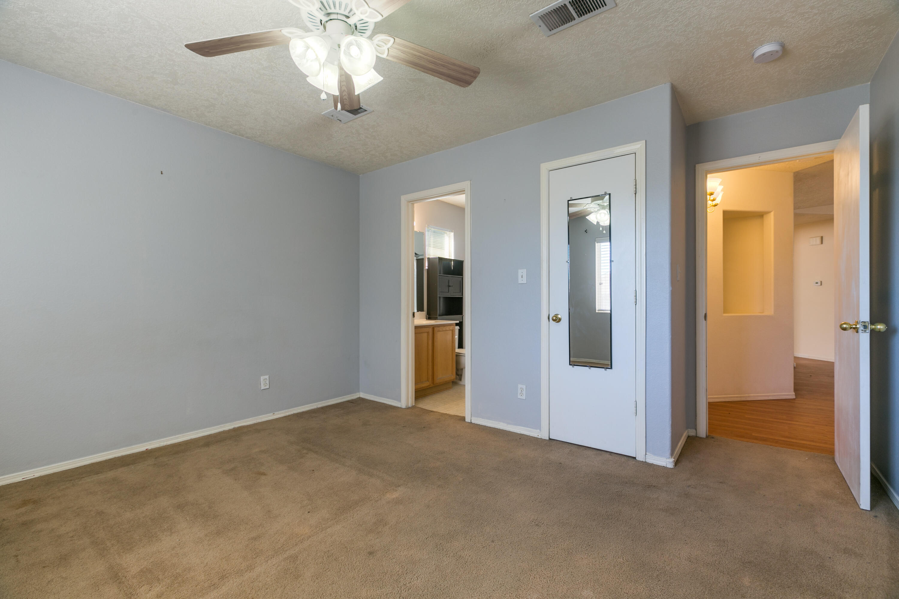 300 SAN TOMAS Lane SW