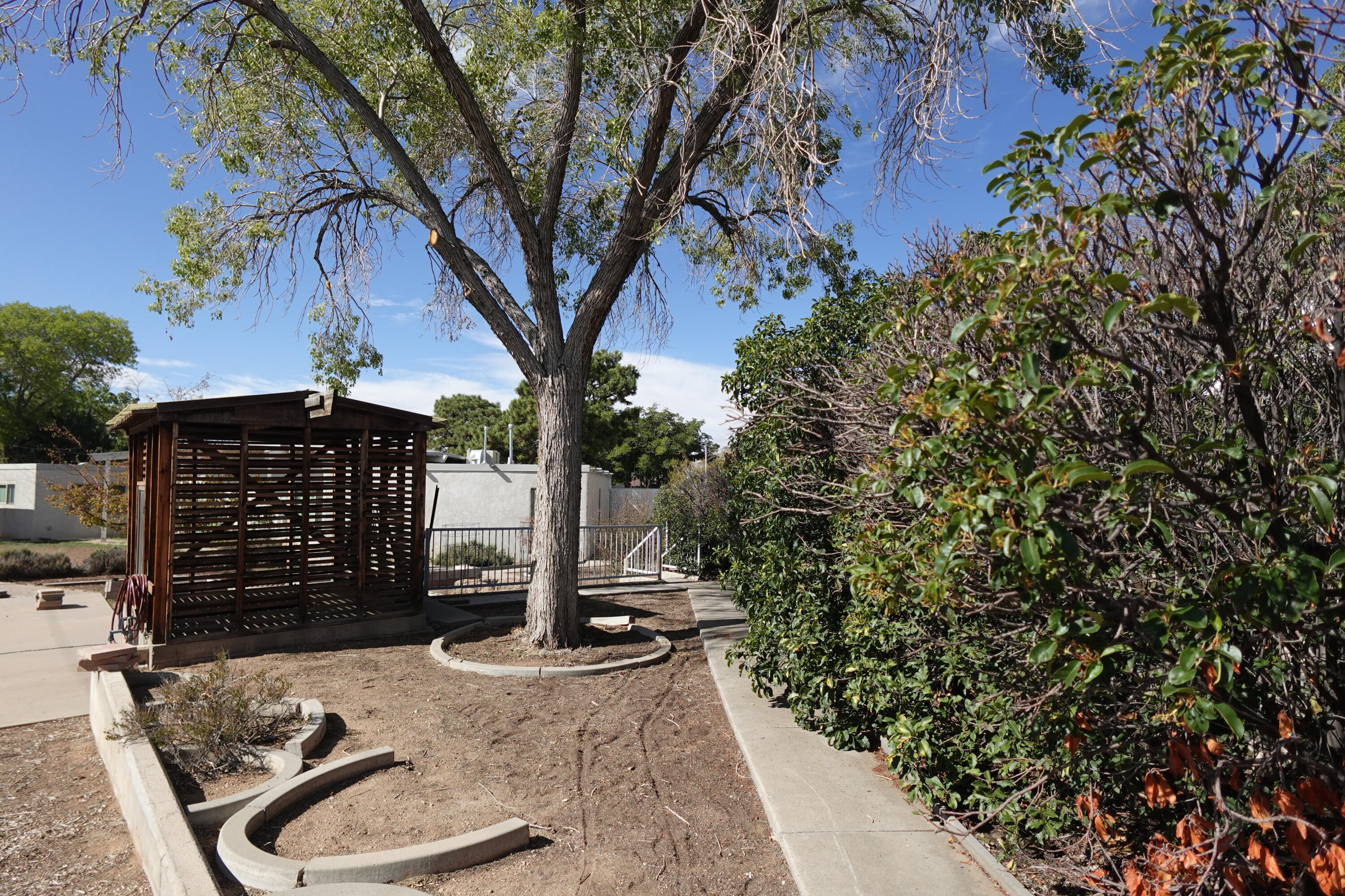 7728 El Conde Avenue NE