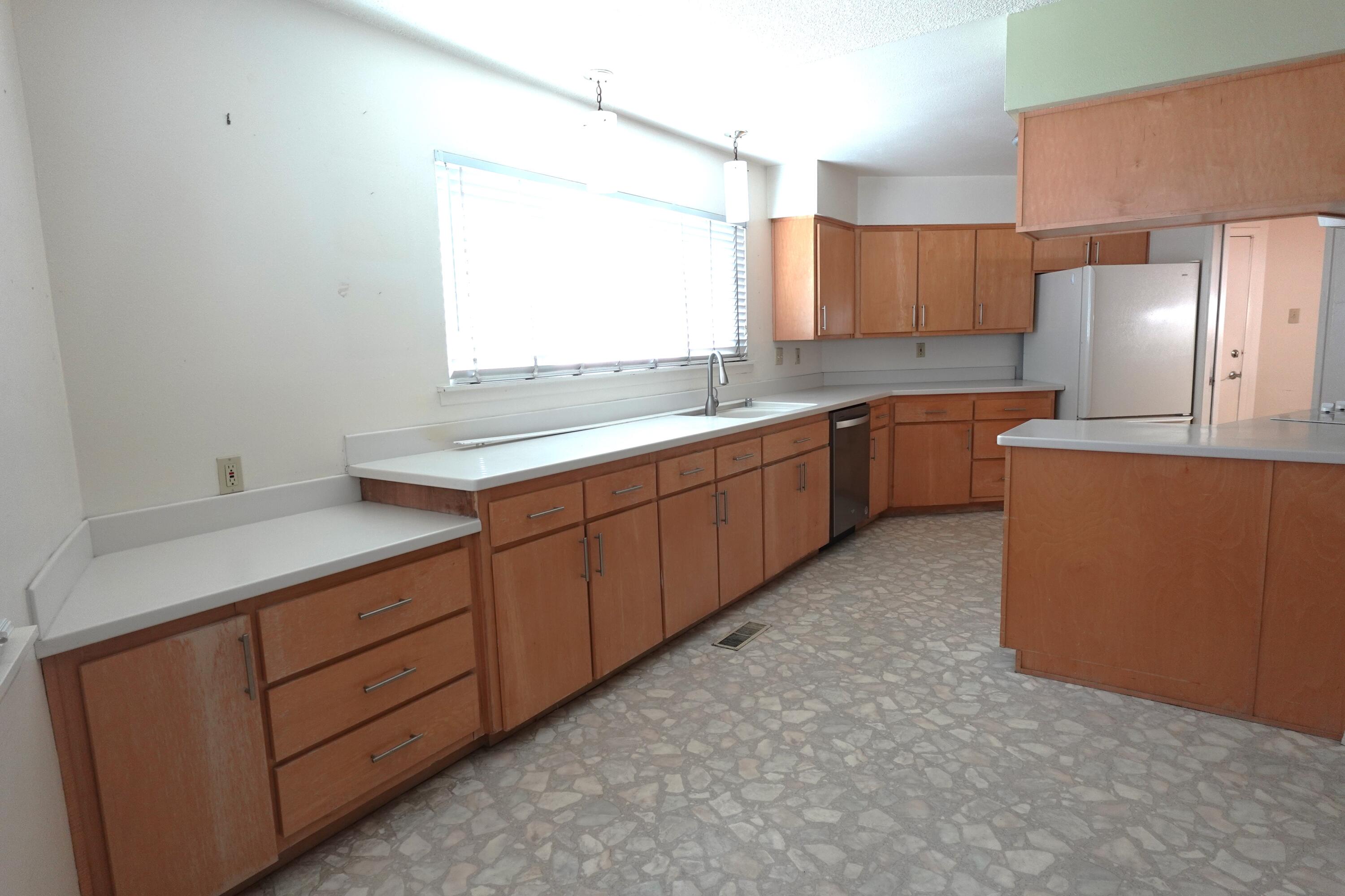 7728 El Conde Avenue NE