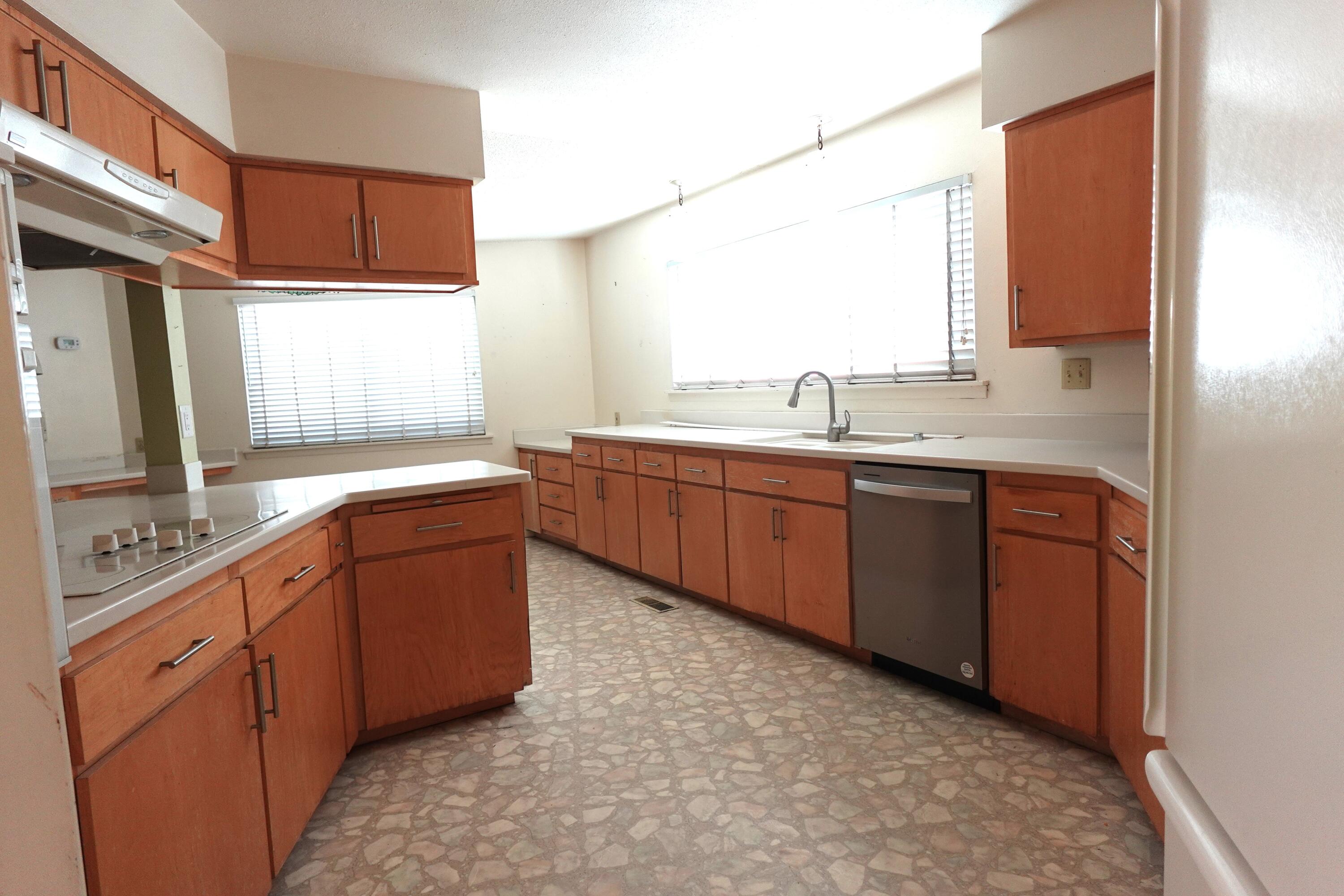 7728 El Conde Avenue NE