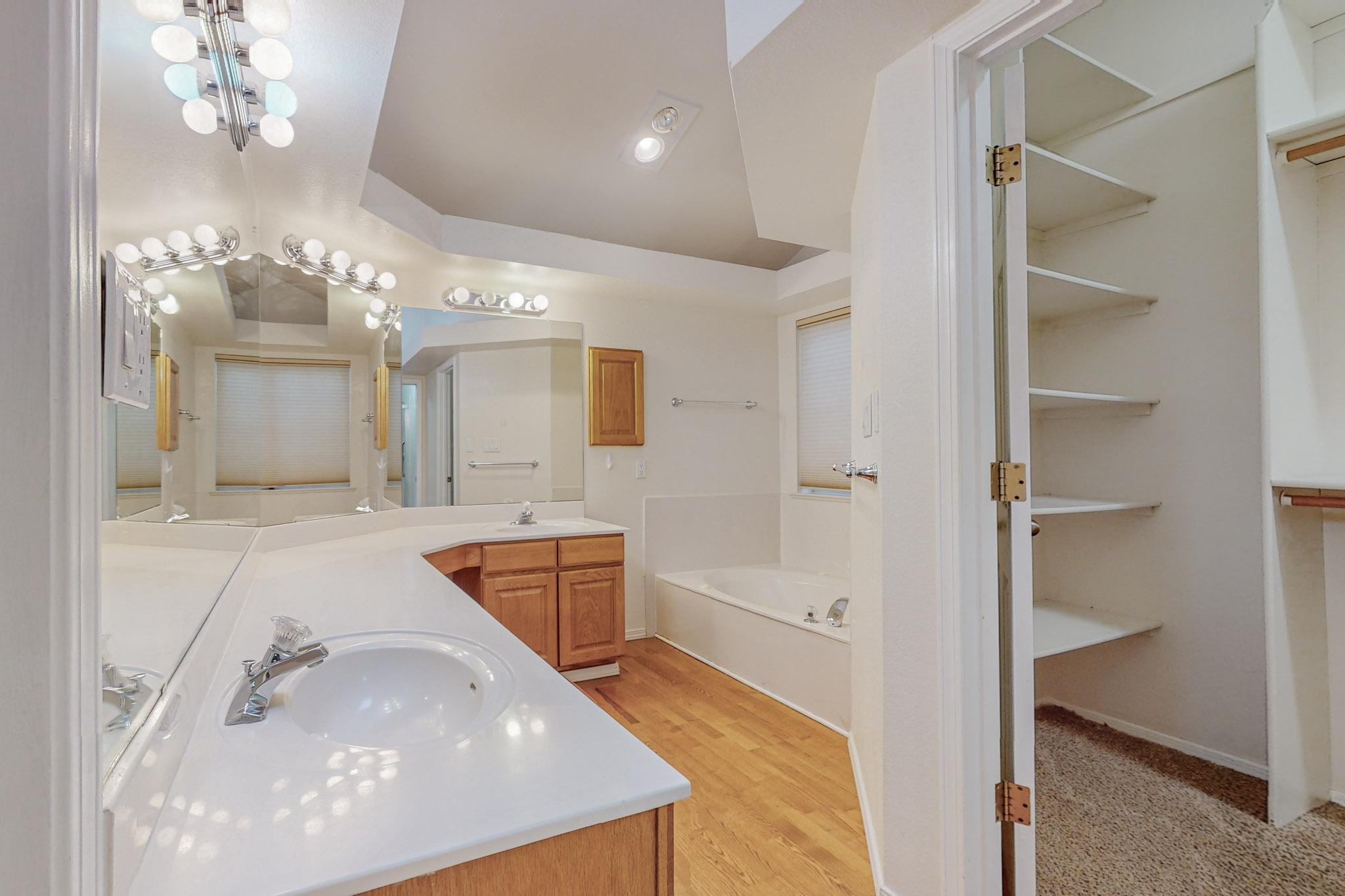 1215 BLUE QUAIL Road NE