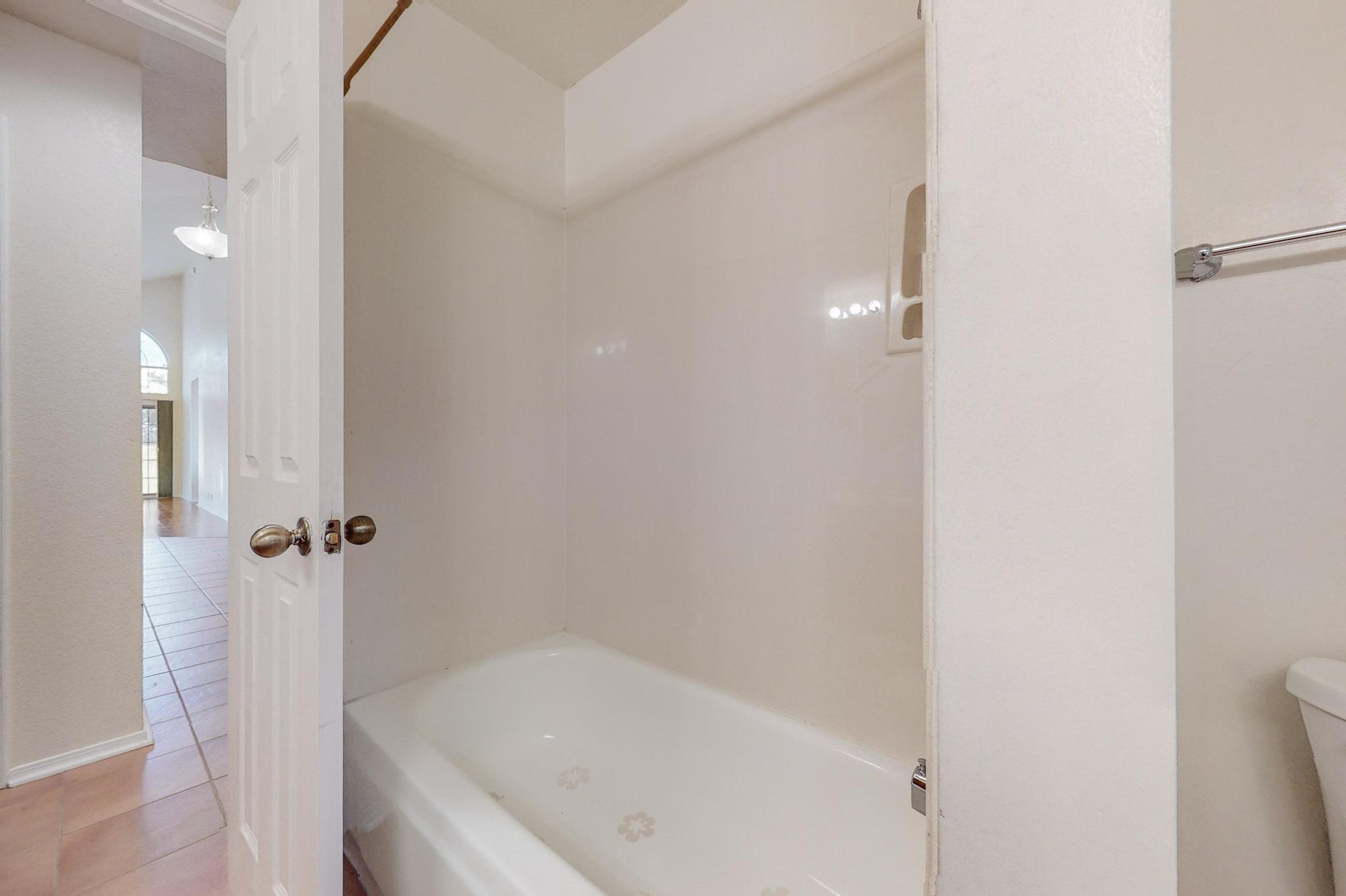1215 BLUE QUAIL Road NE