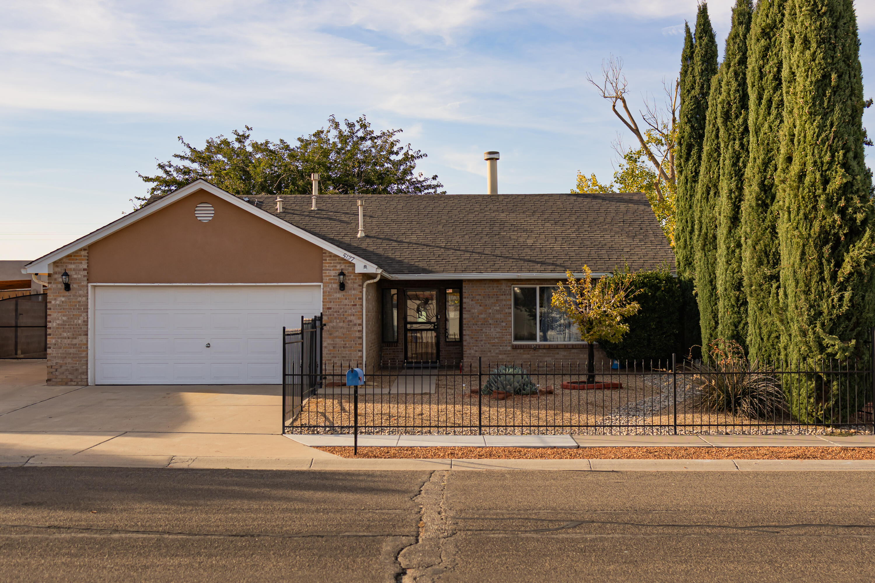5127 GAVIOTA NW