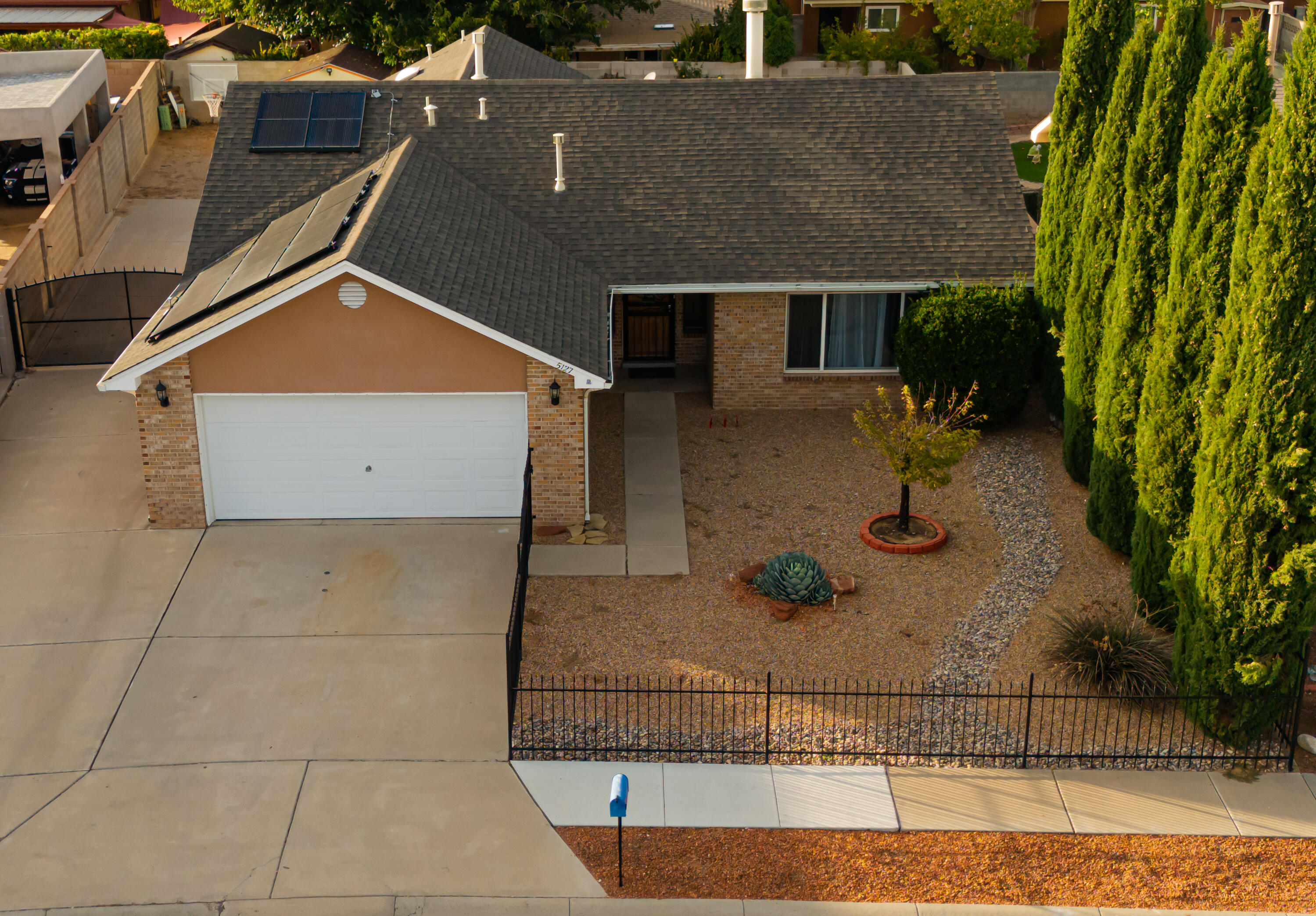 5127 GAVIOTA NW