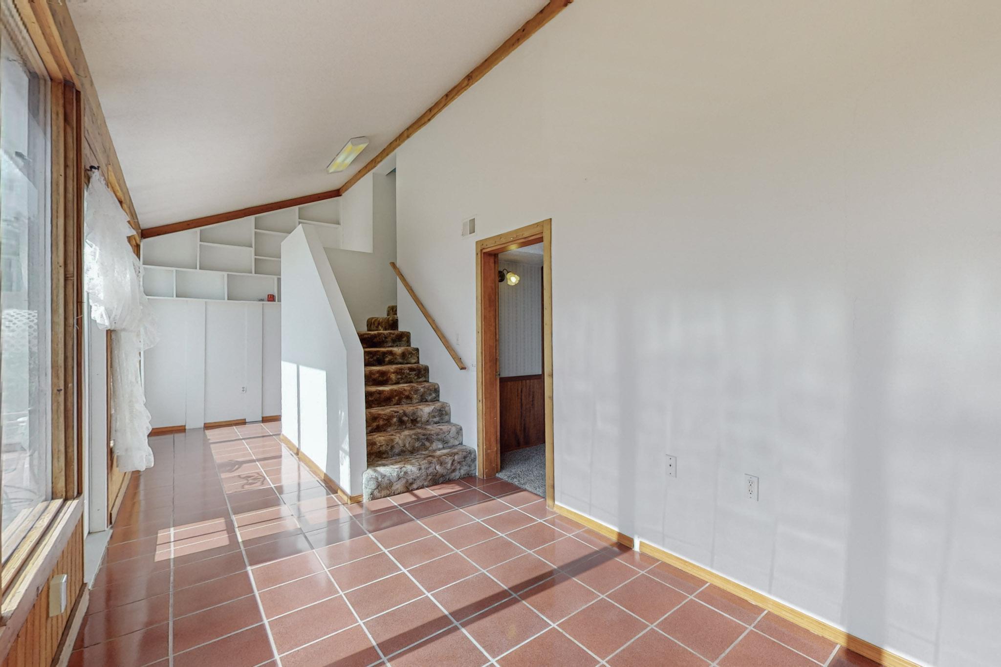 1413 LAKEVIEW Road SW