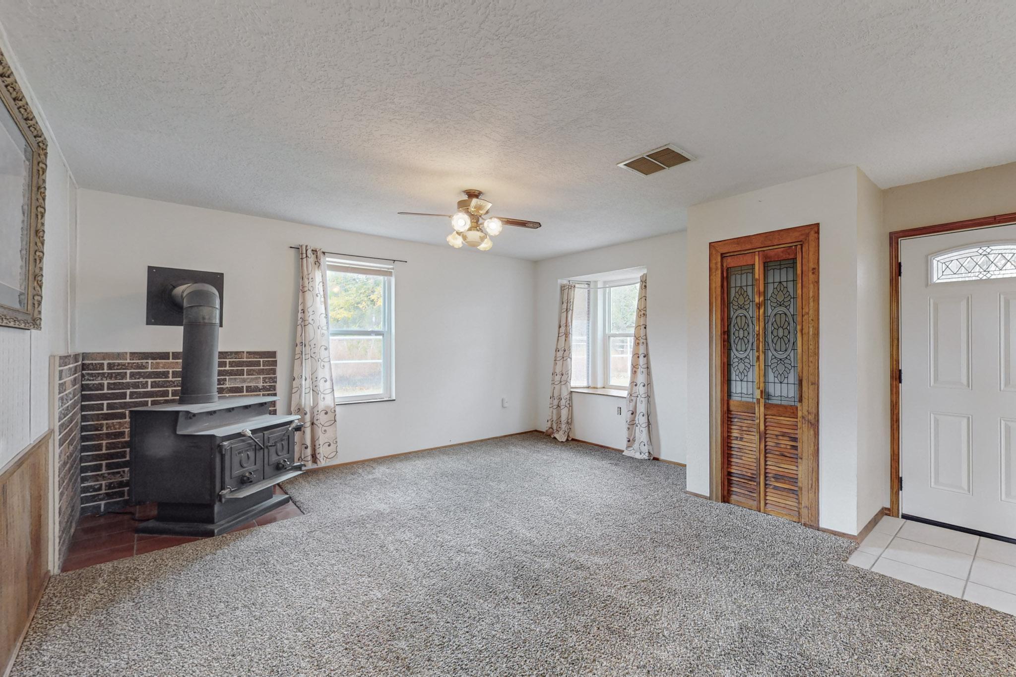 1413 LAKEVIEW Road SW