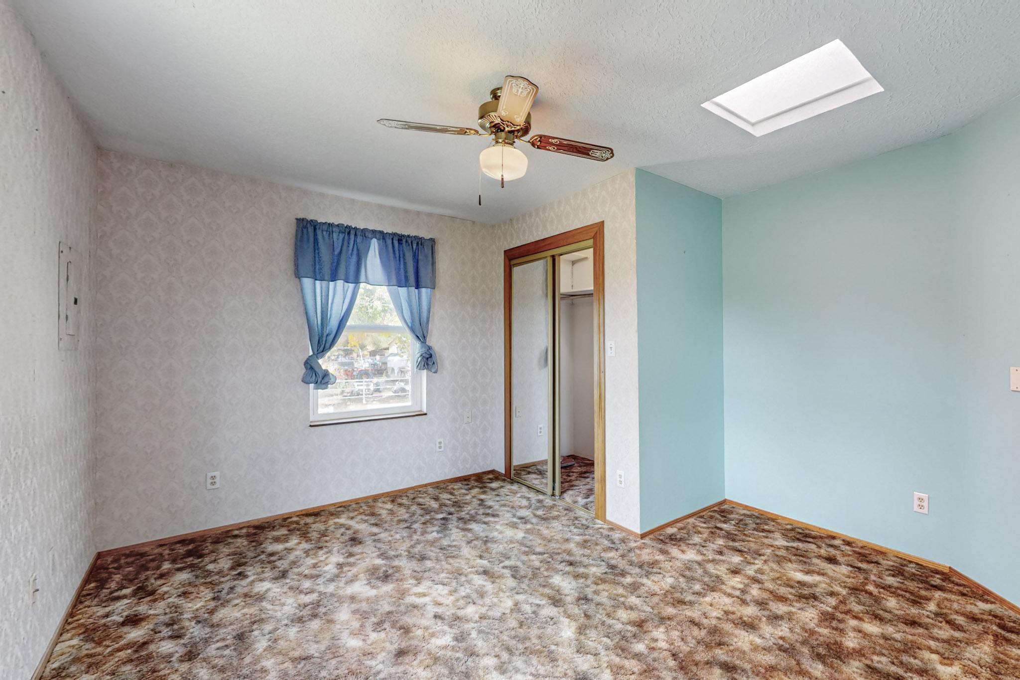 1413 LAKEVIEW Road SW