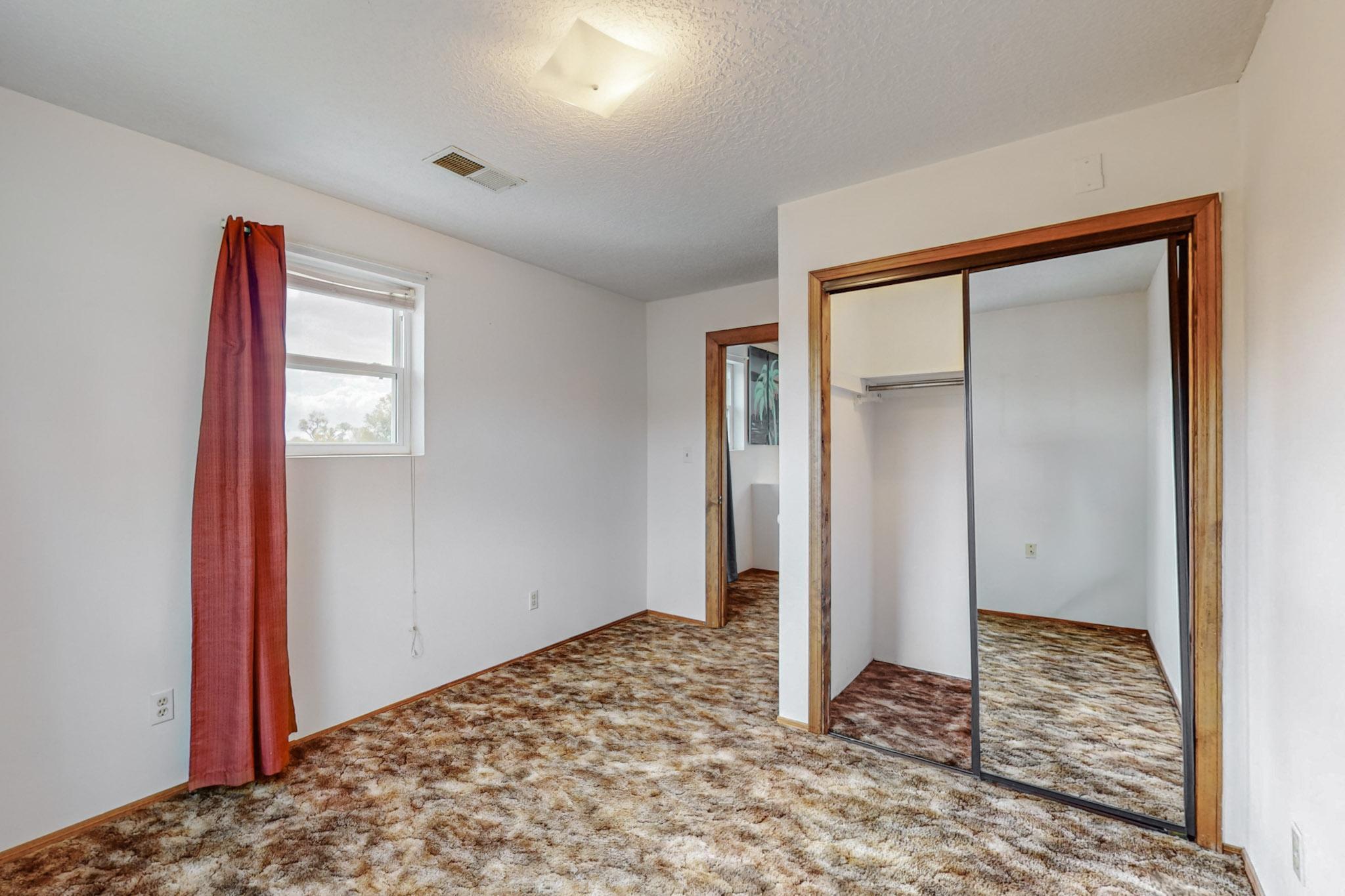 1413 LAKEVIEW Road SW