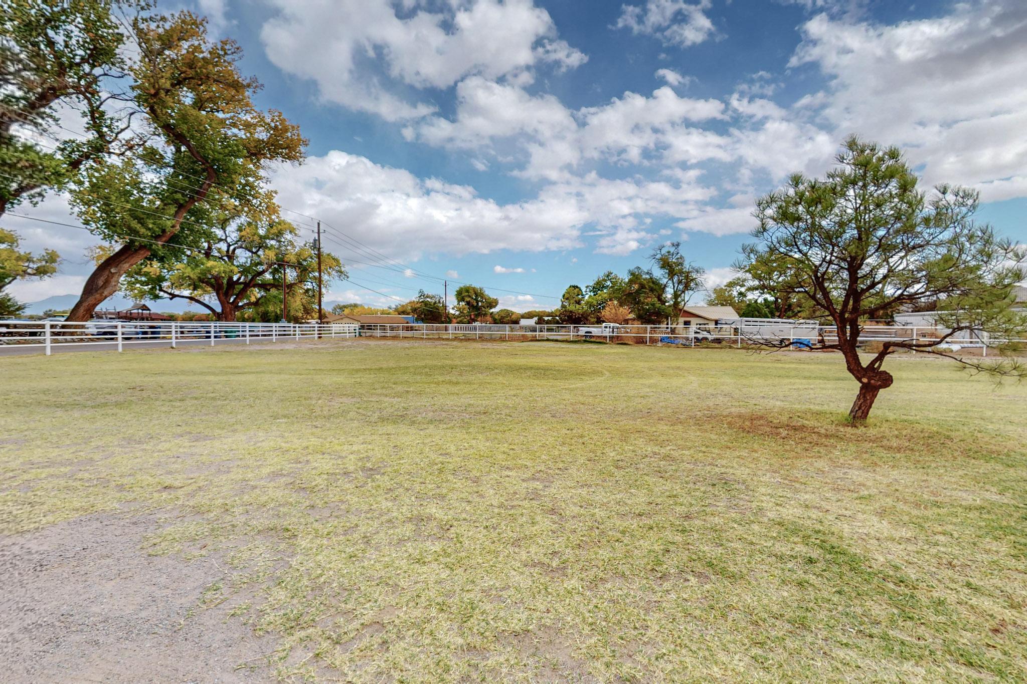 1413 LAKEVIEW Road SW