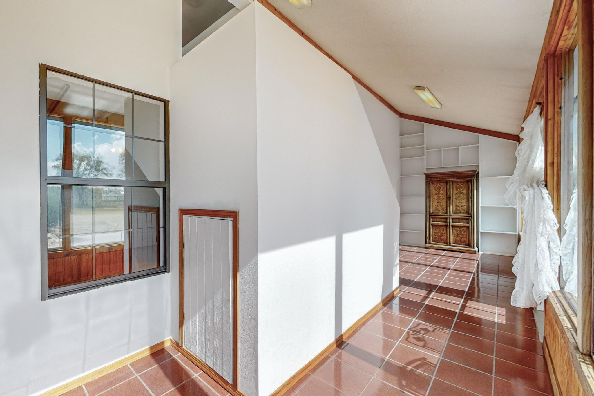 1413 LAKEVIEW Road SW