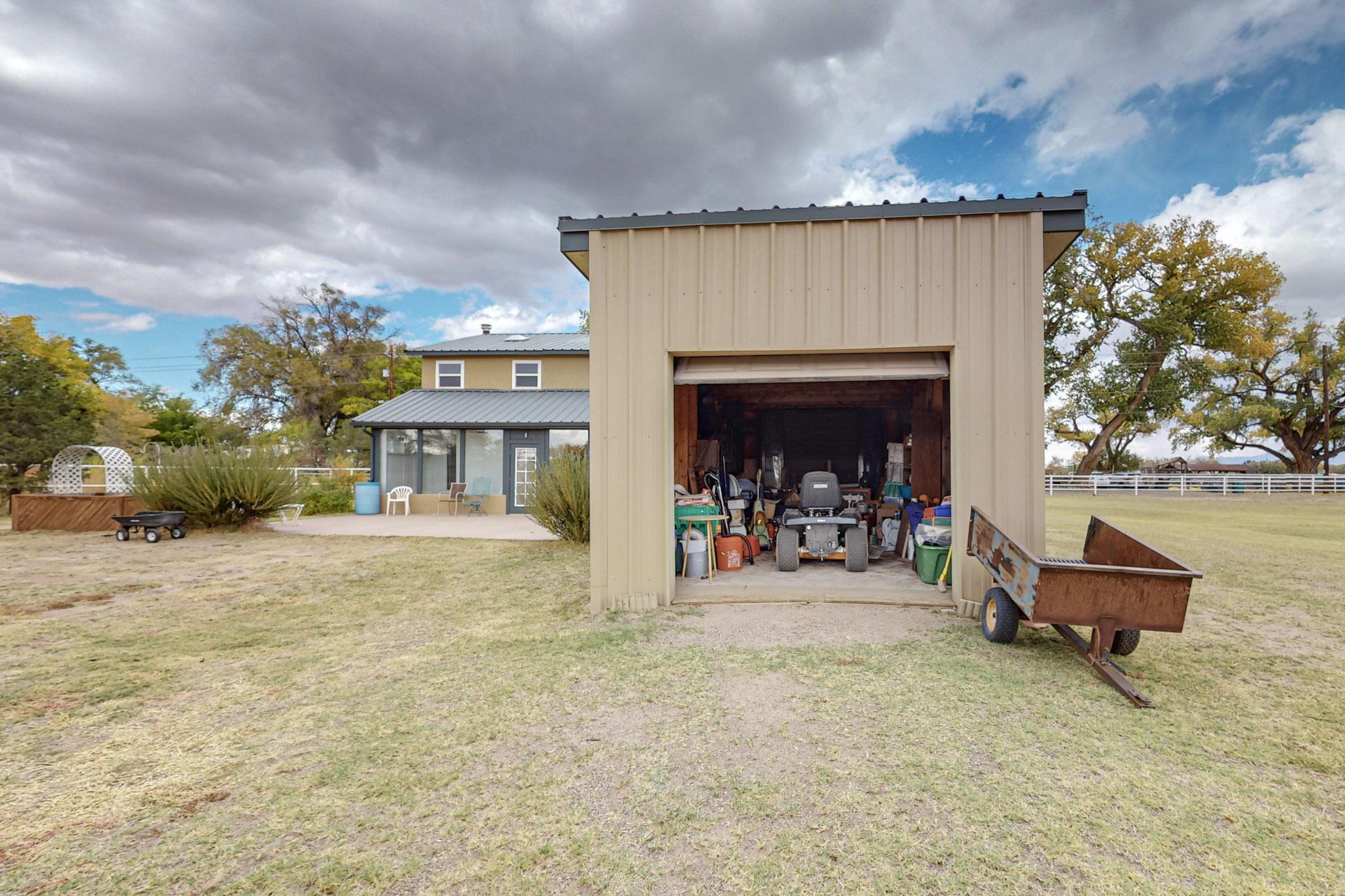 1413 LAKEVIEW Road SW
