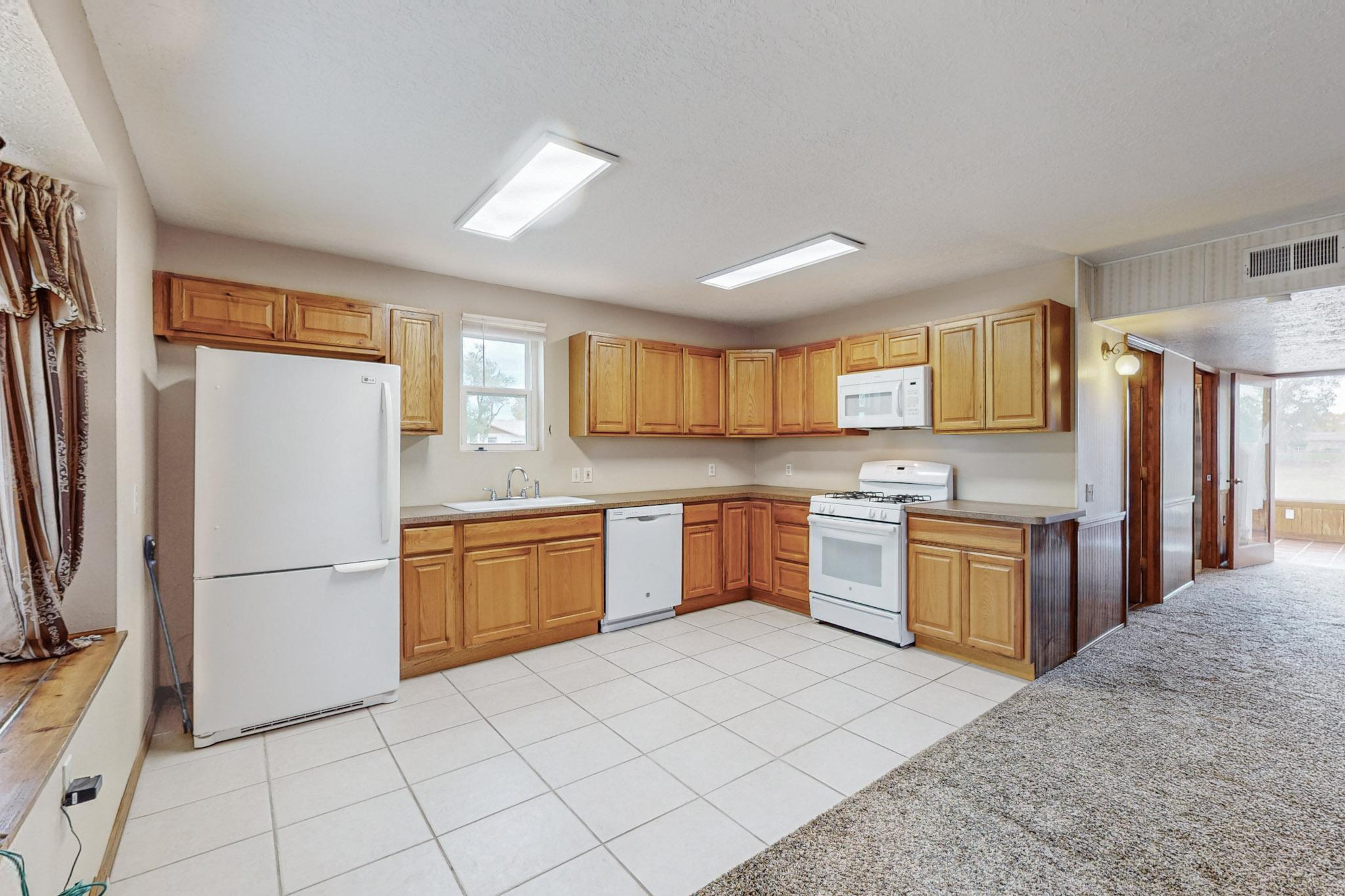 1413 LAKEVIEW Road SW