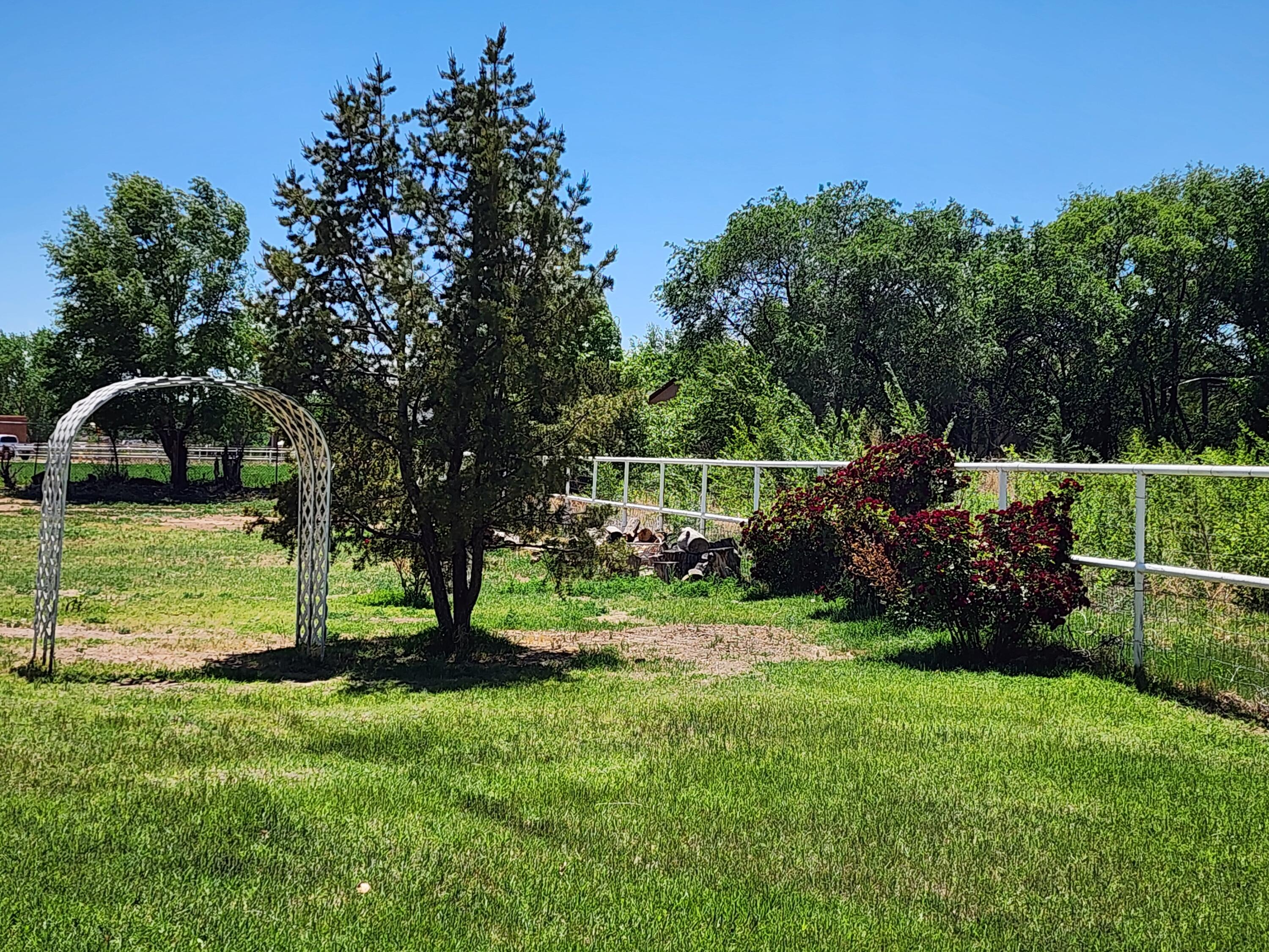 1413 LAKEVIEW Road SW