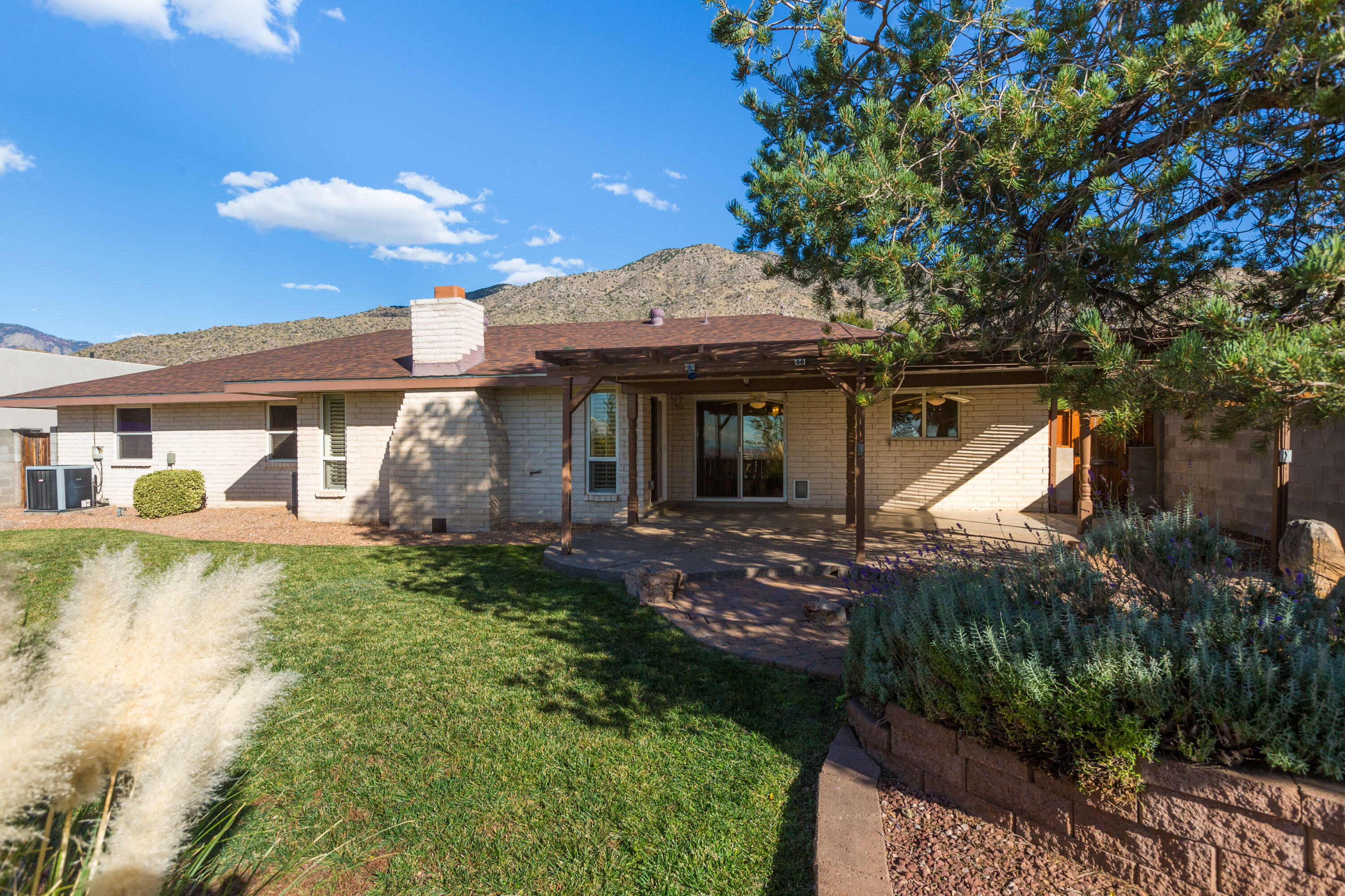 2825 PALO ALTO Drive NE