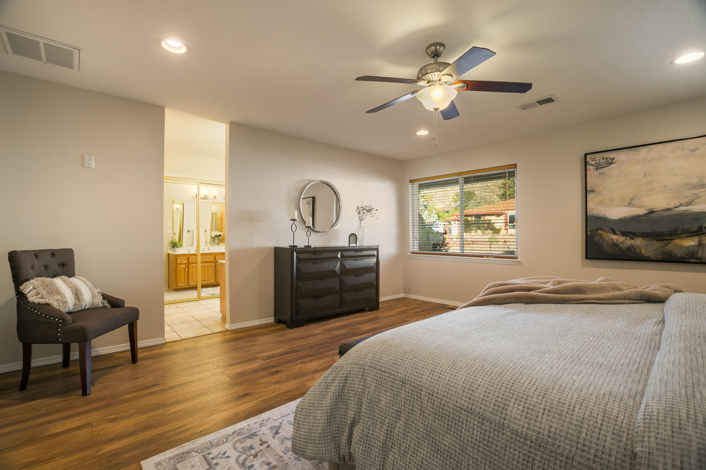2825 PALO ALTO Drive NE