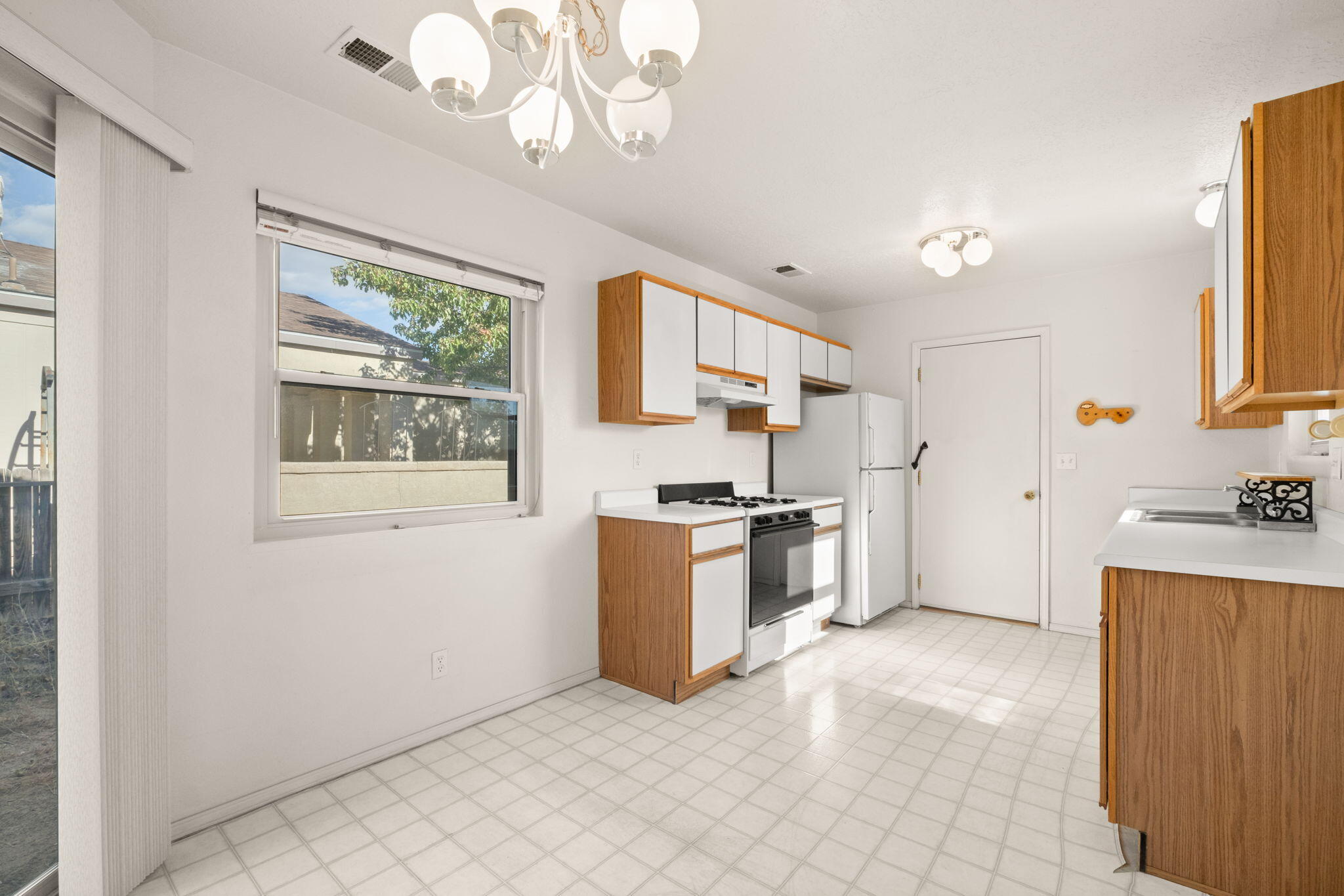 2312 HIGH DESERT Circle NE