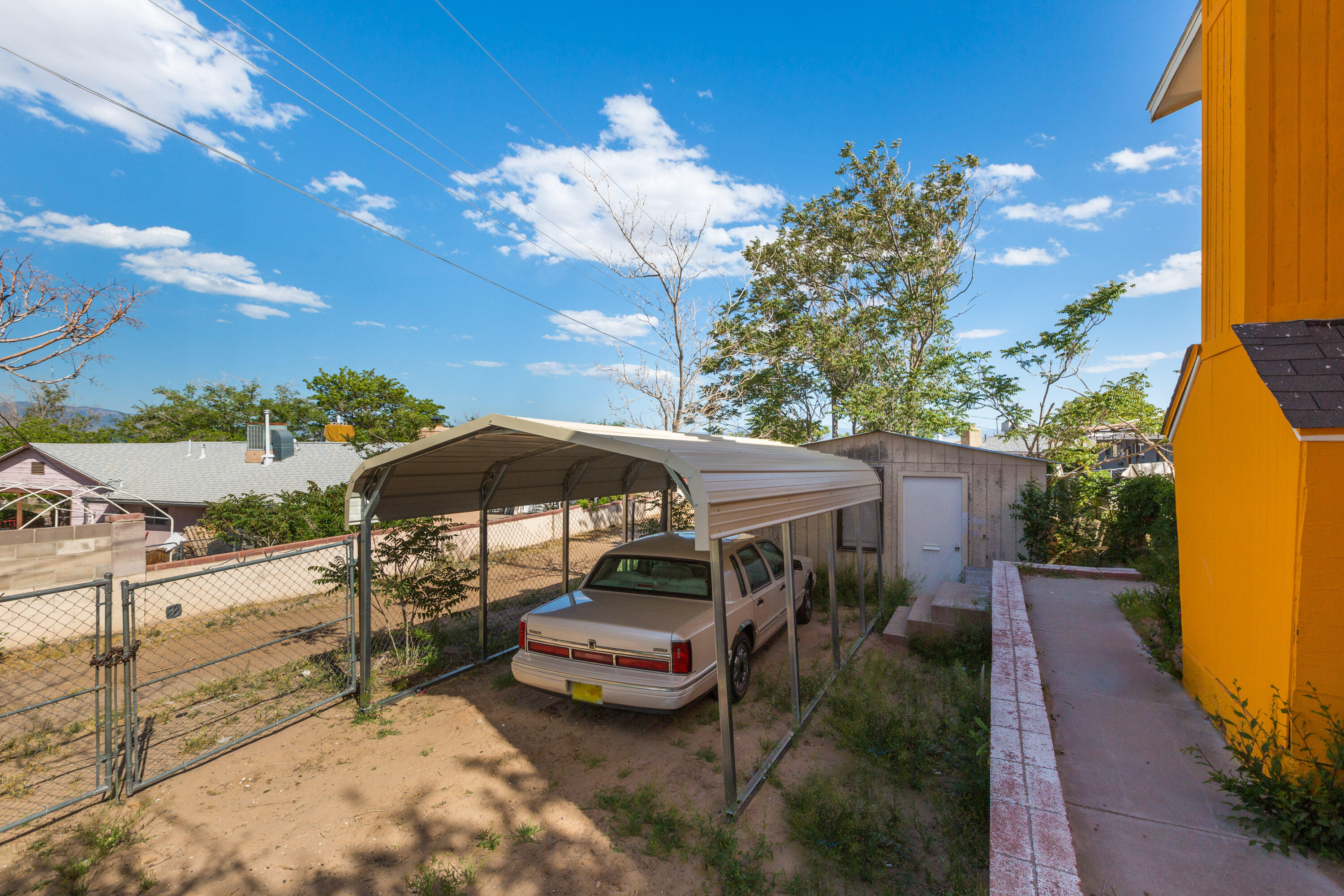 1520 ELFEGO BACA Drive SW