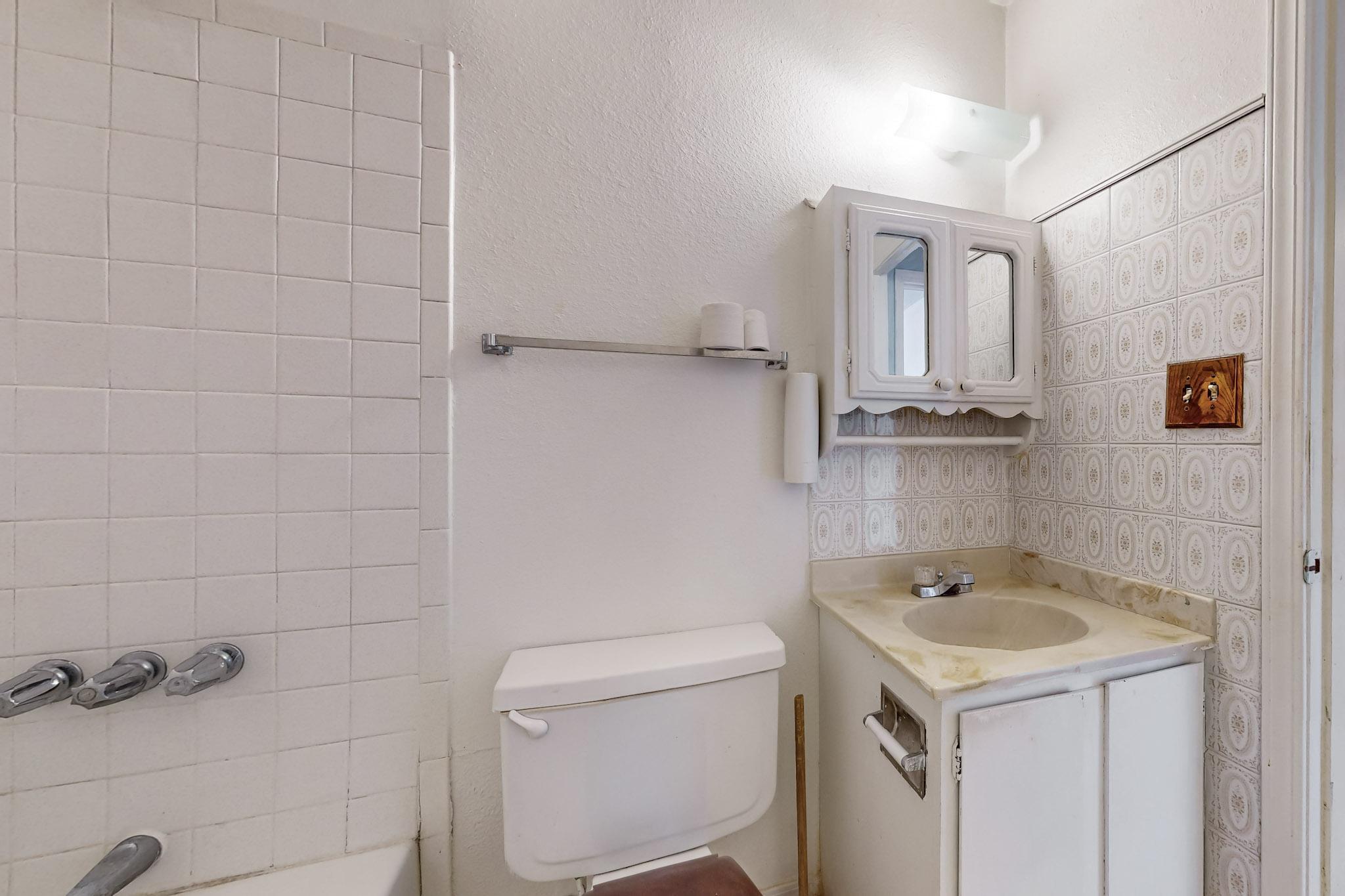 1331 APEX Court SE